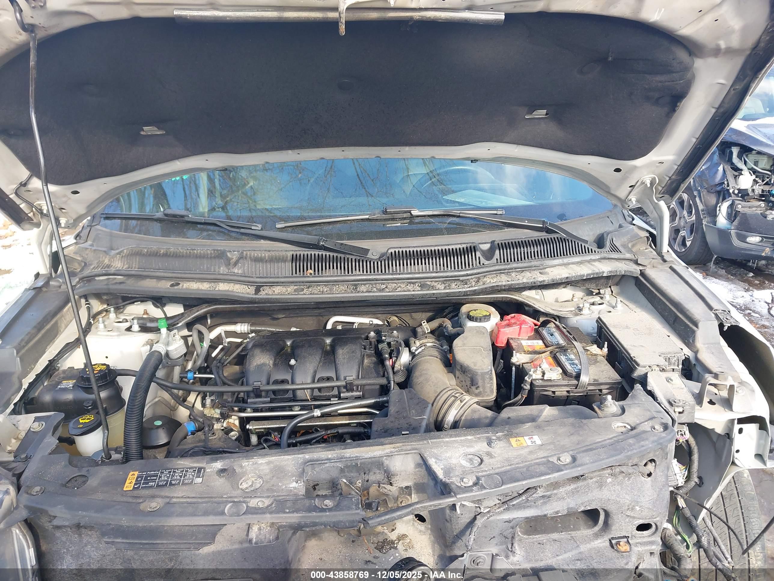 FORD EXPLORER image 10