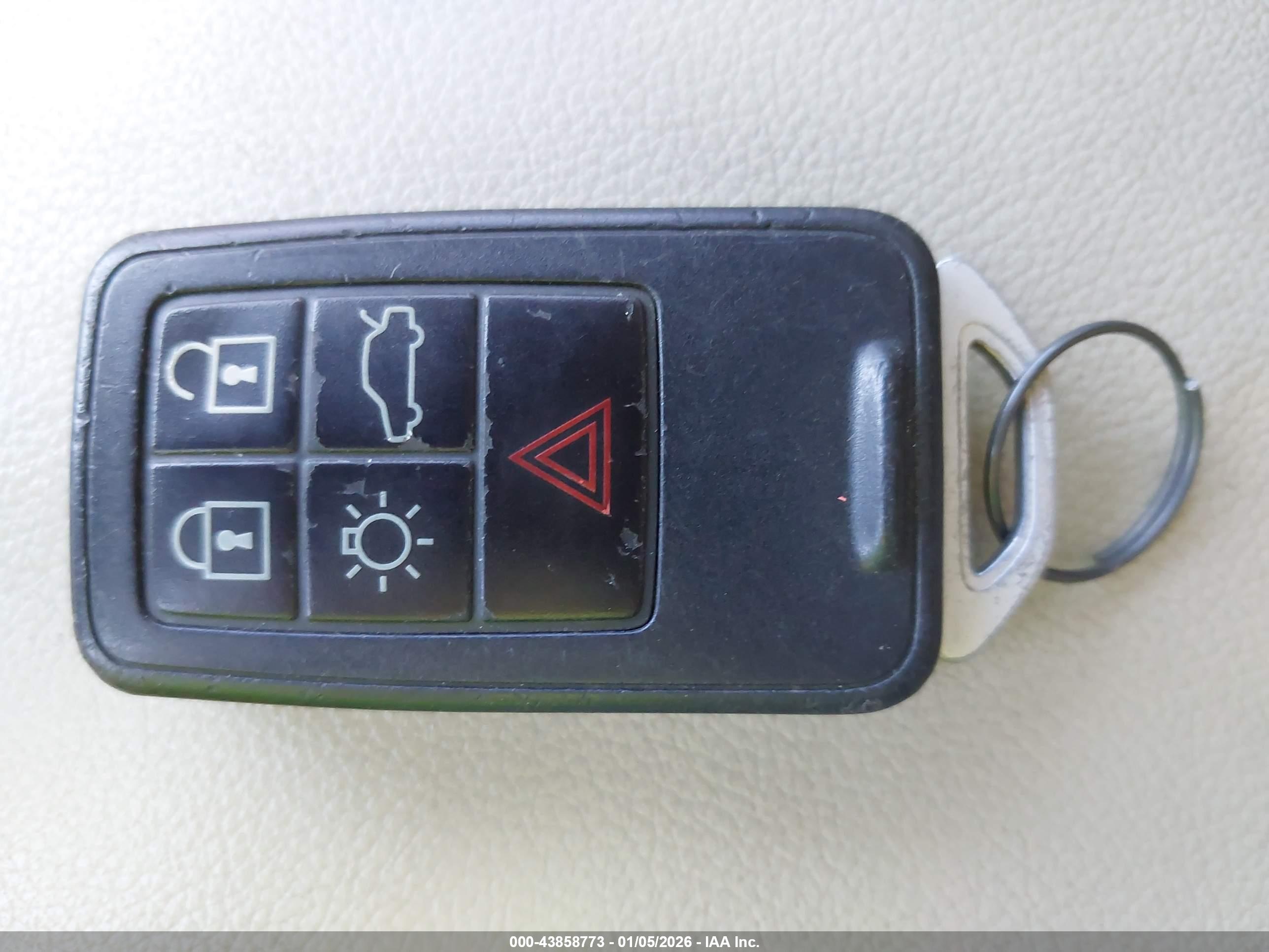 VOLVO XC60 image 11