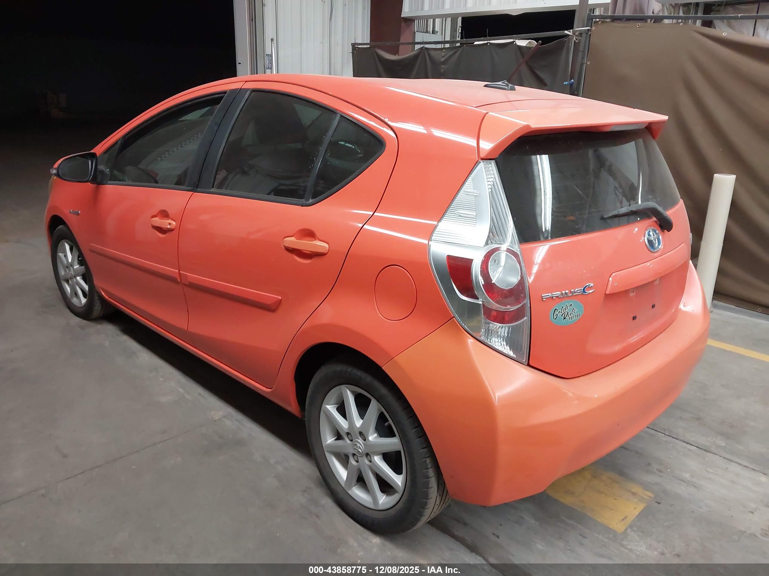TOYOTA PRIUS image 3