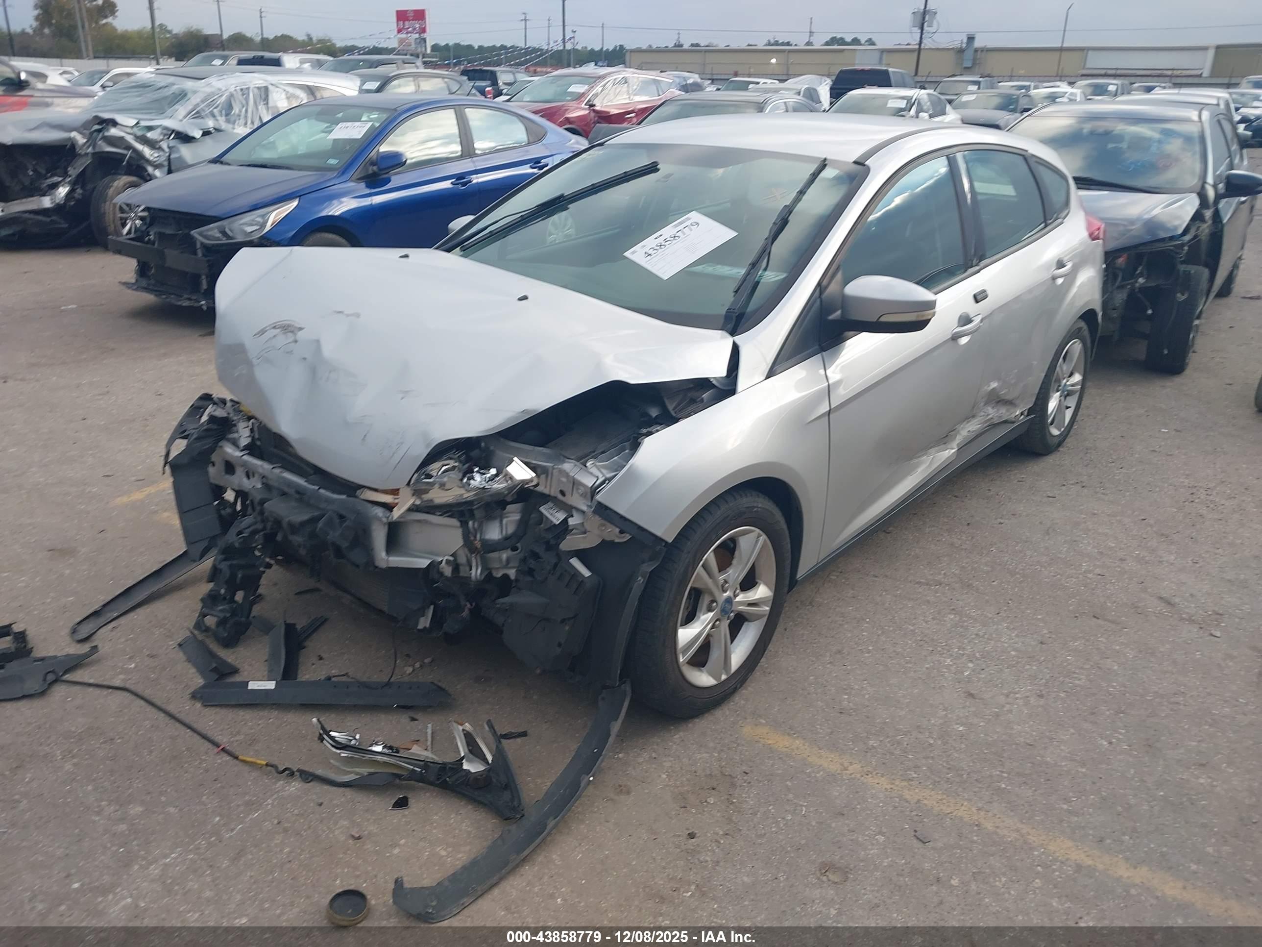 FORD FOCUS image 2