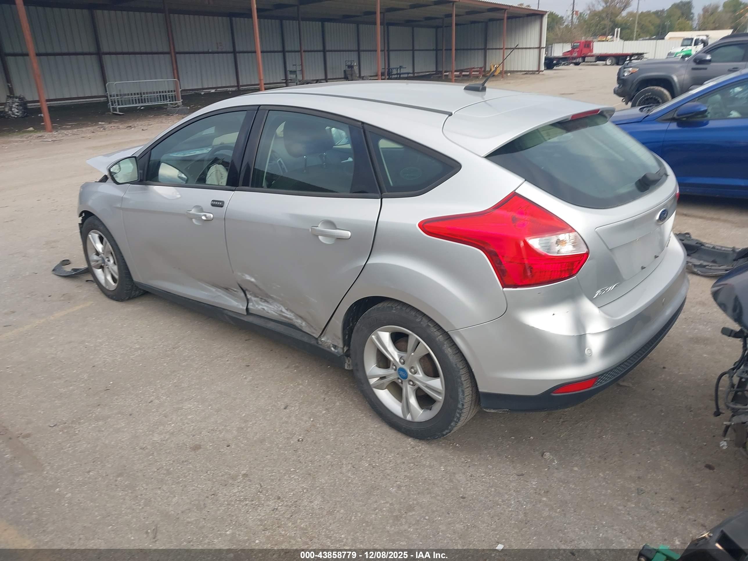FORD FOCUS image 3