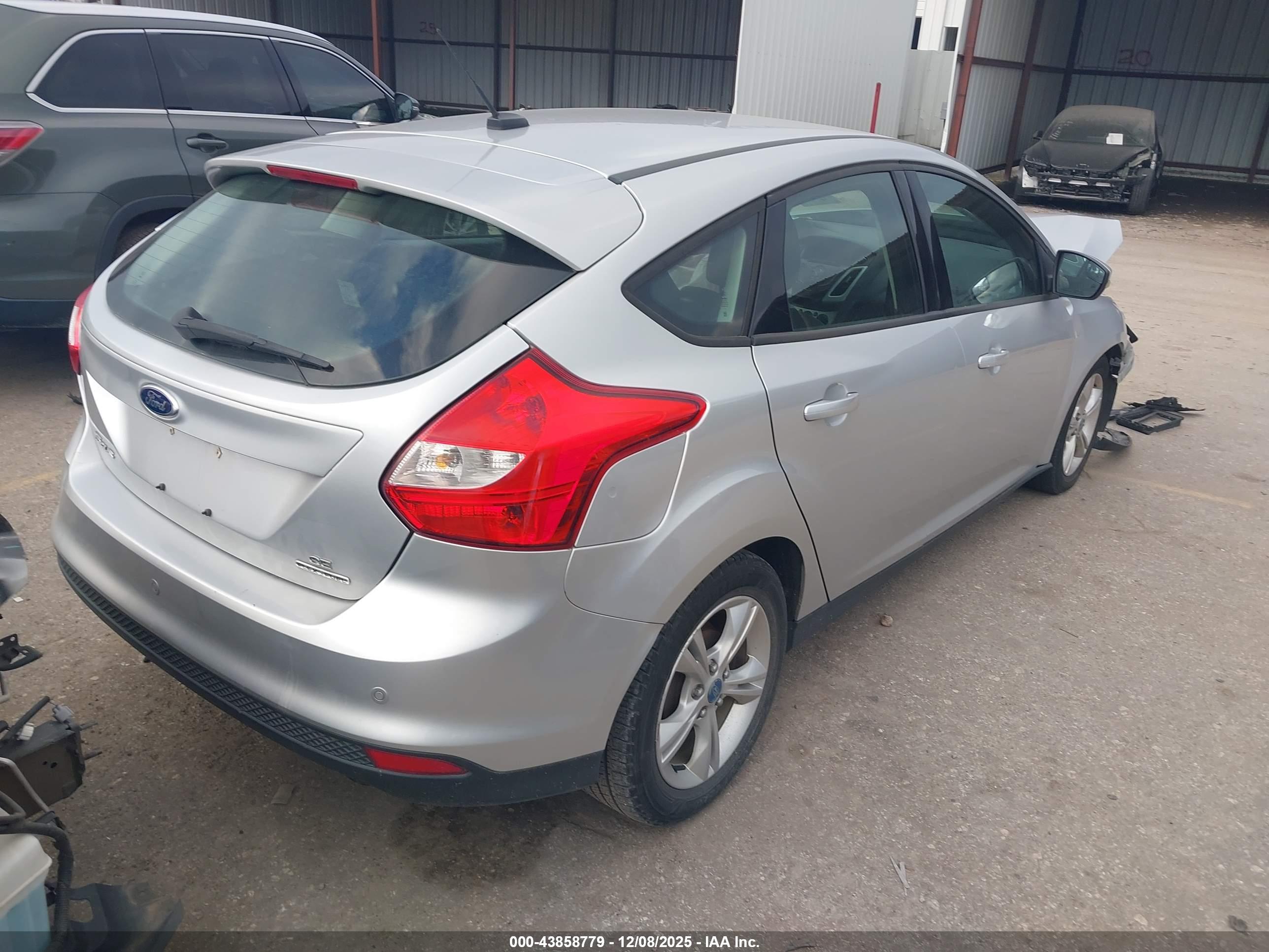 FORD FOCUS image 4