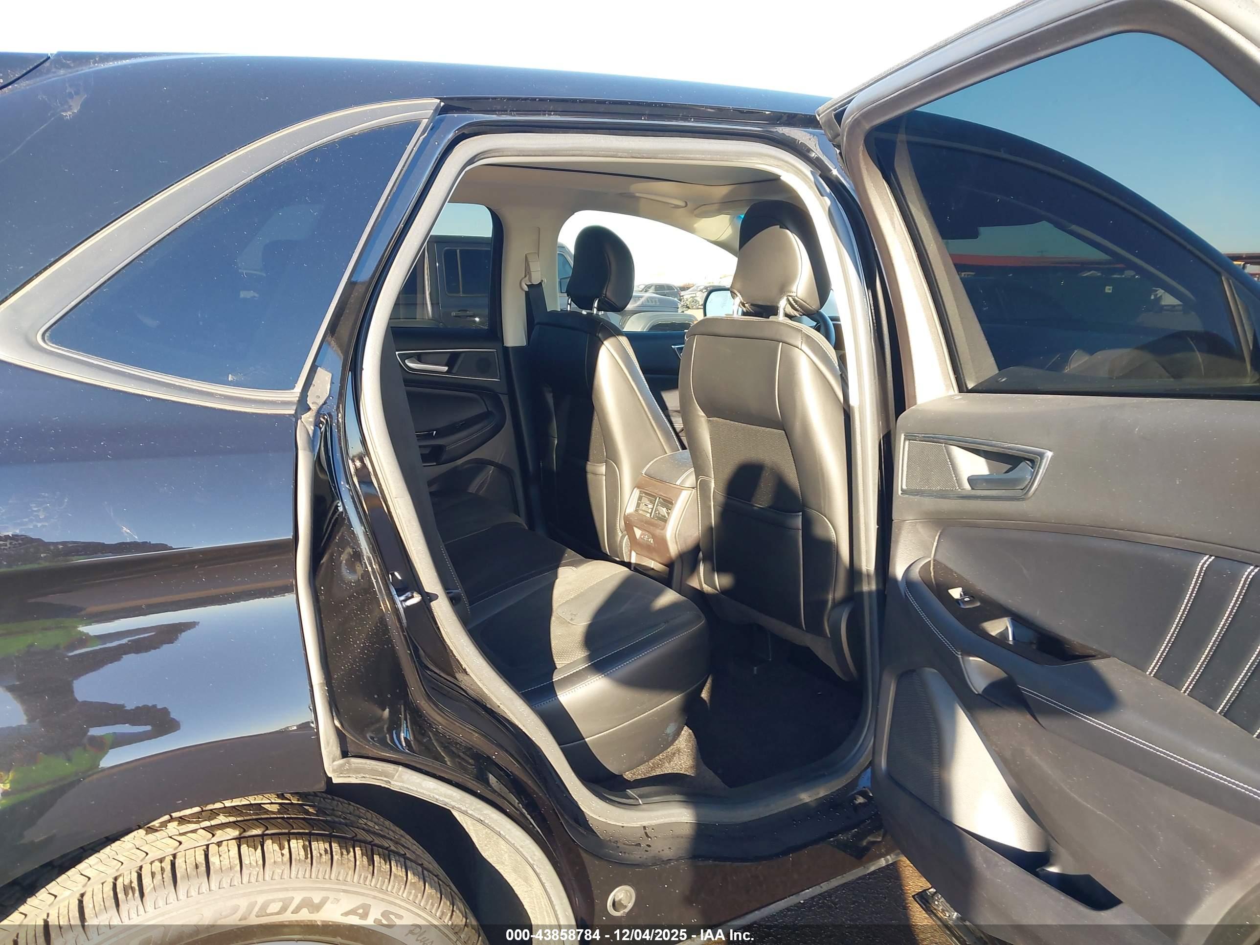 FORD EDGE image 8