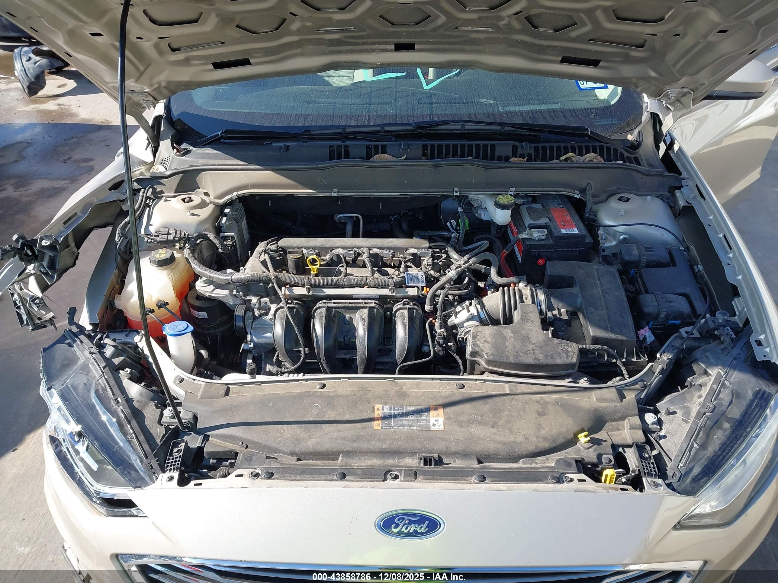 FORD FUSION image 10