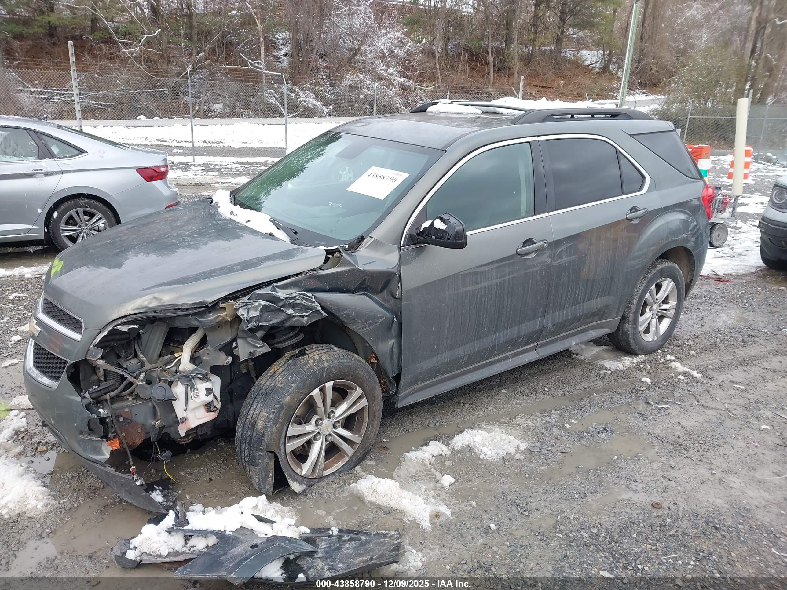 CHEVROLET EQUINOX image 2