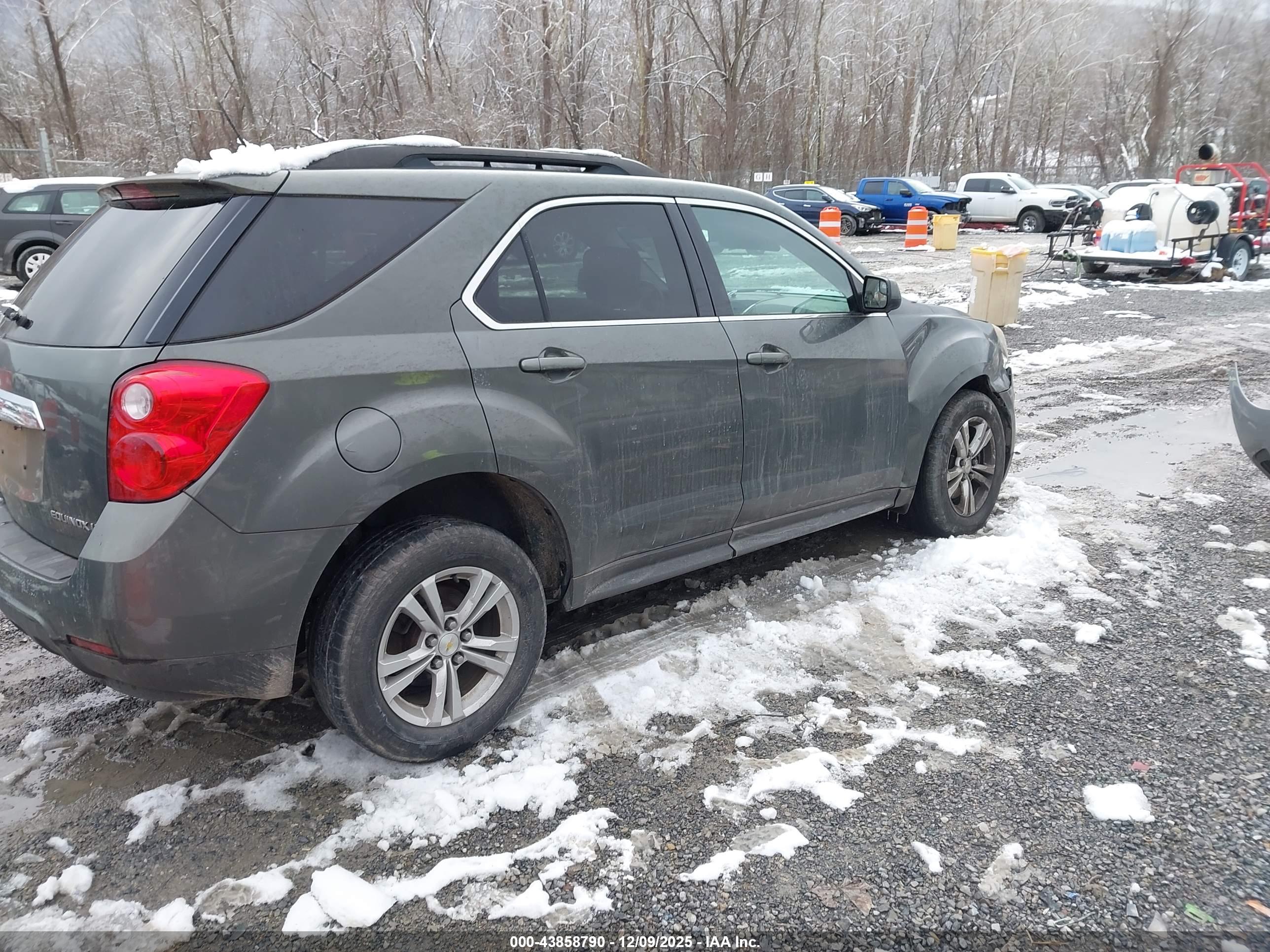 CHEVROLET EQUINOX image 4