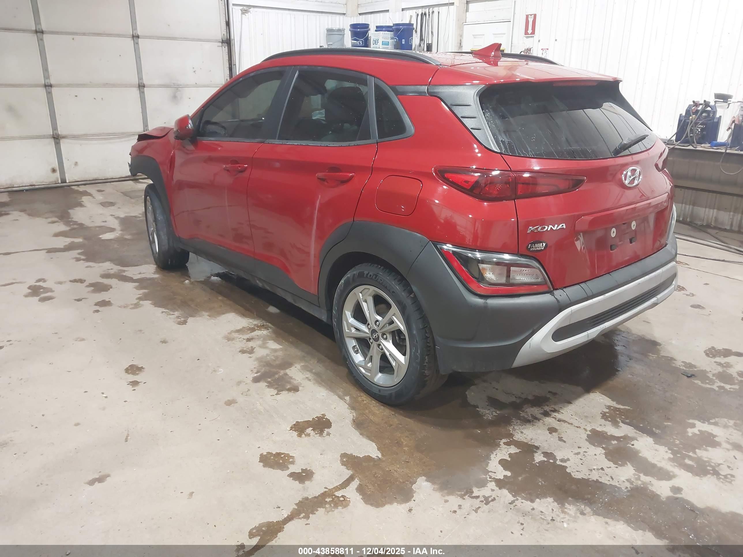 HYUNDAI KONA image 3