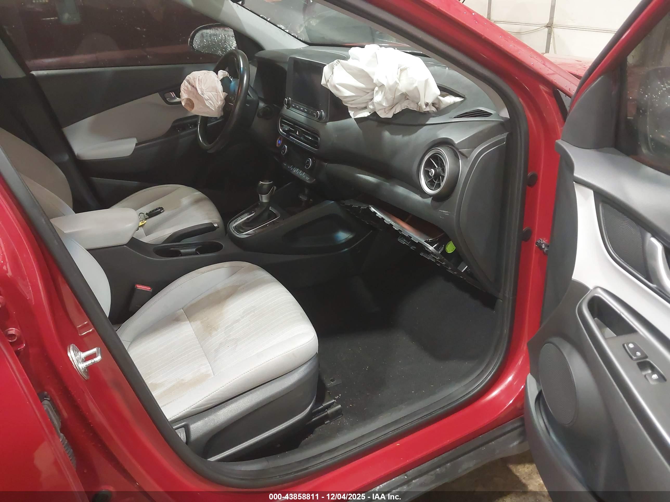 HYUNDAI KONA image 5