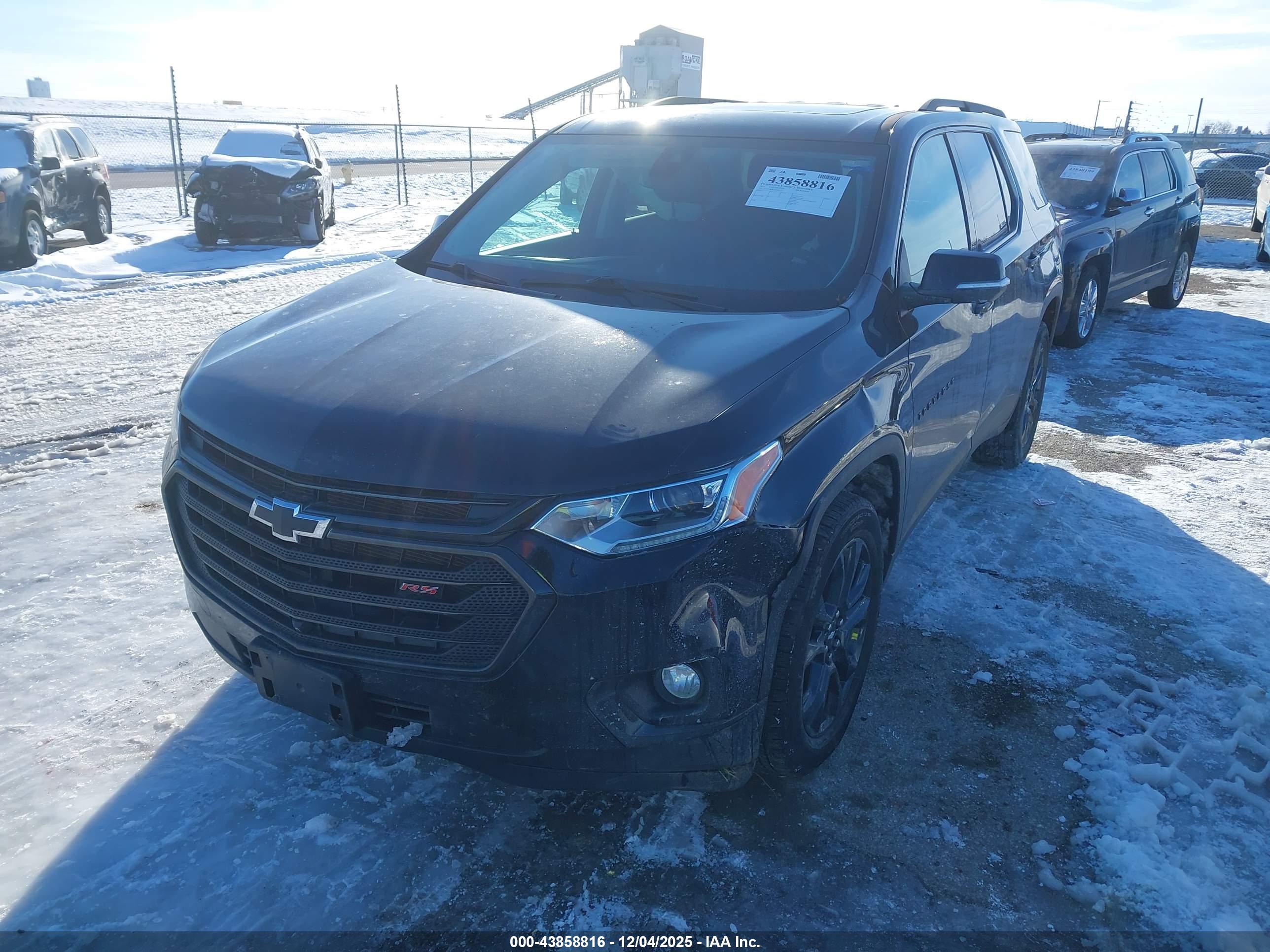 CHEVROLET TRAVERSE image 2