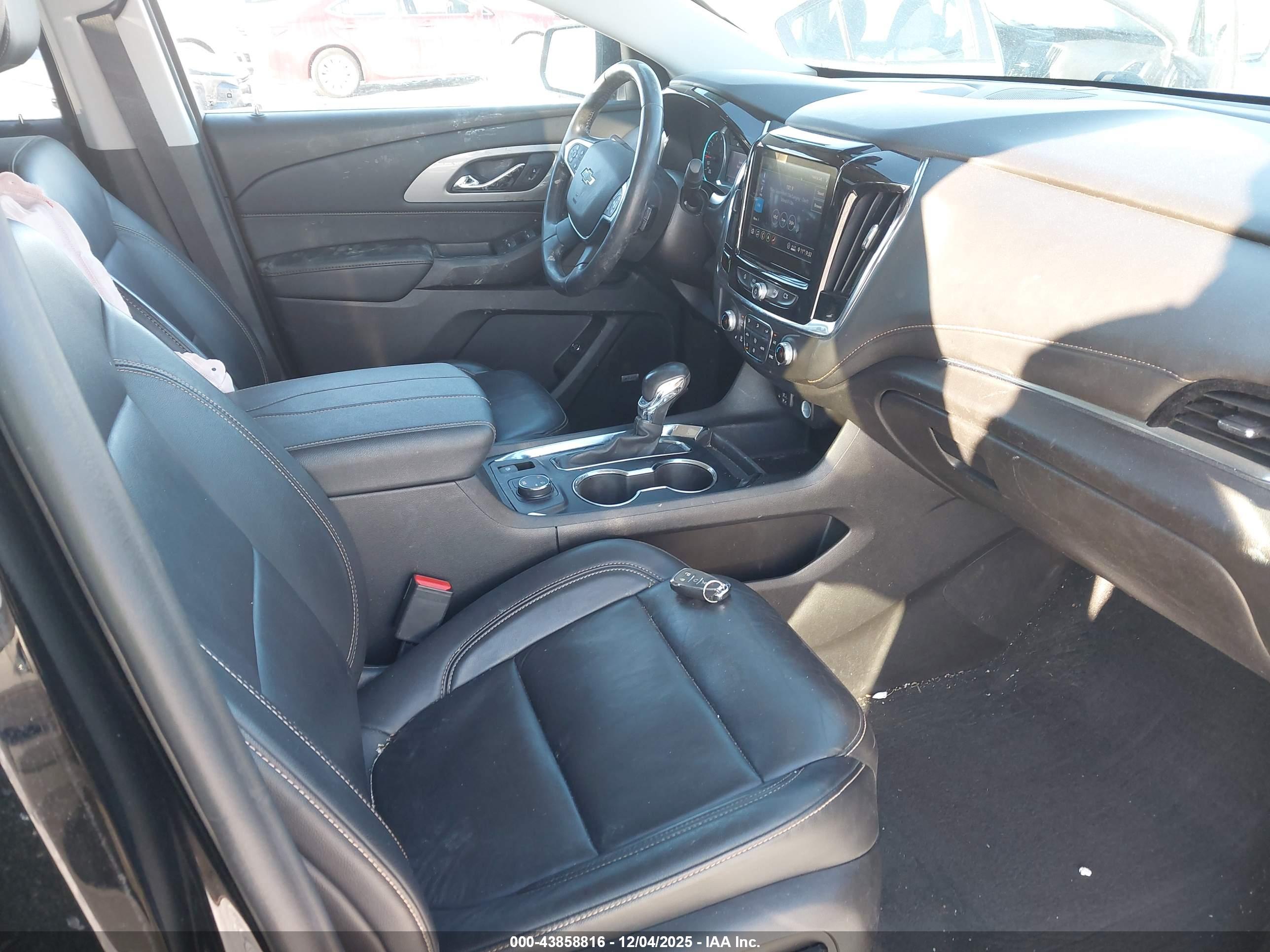 CHEVROLET TRAVERSE image 5