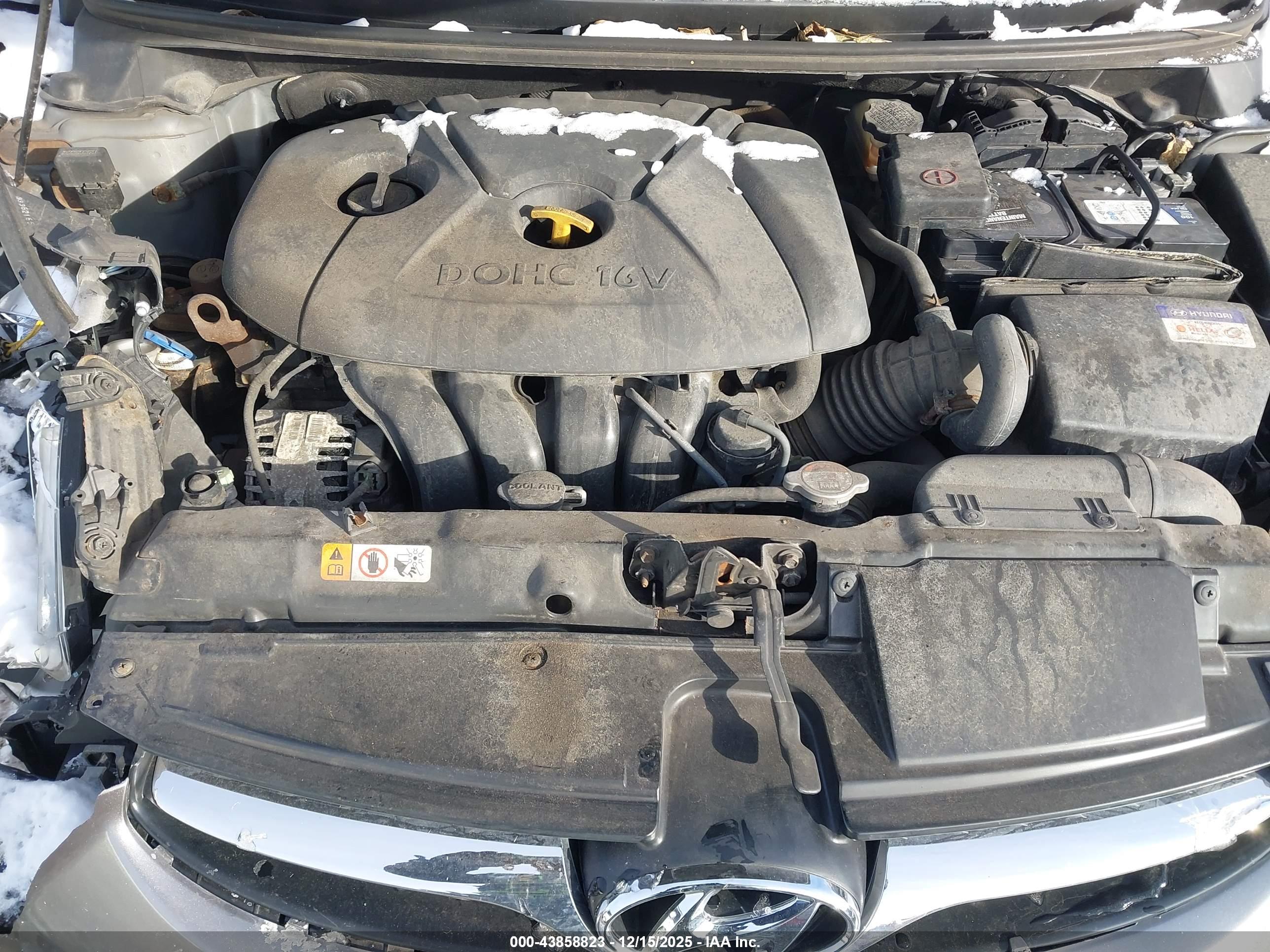 HYUNDAI ELANTRA image 10