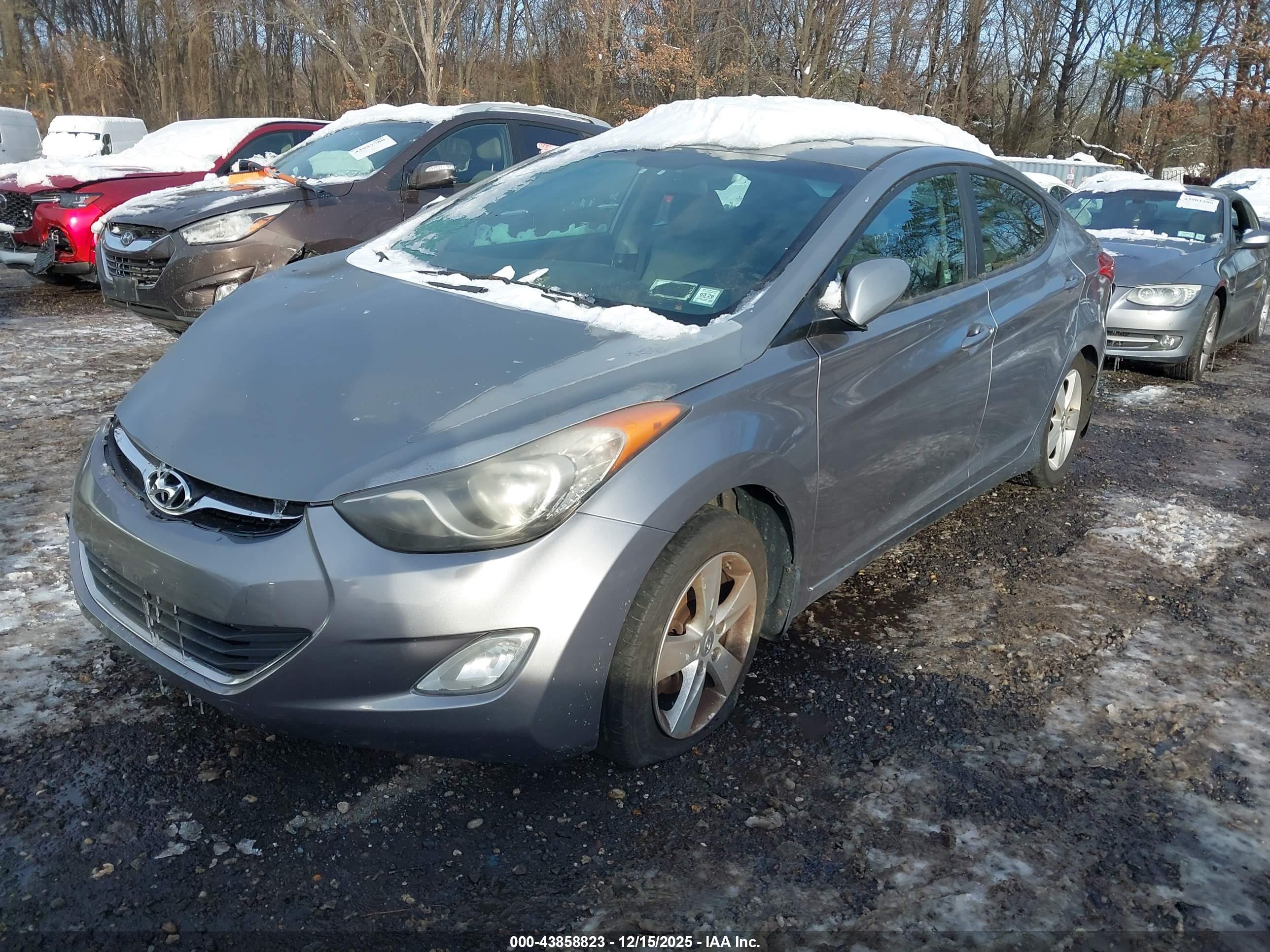 HYUNDAI ELANTRA image 2