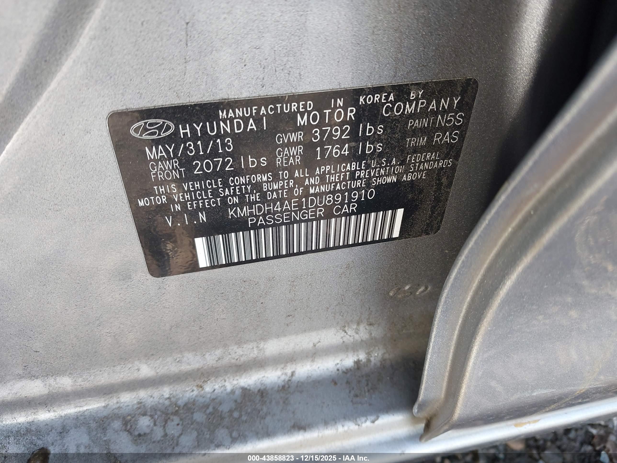 HYUNDAI ELANTRA image 9