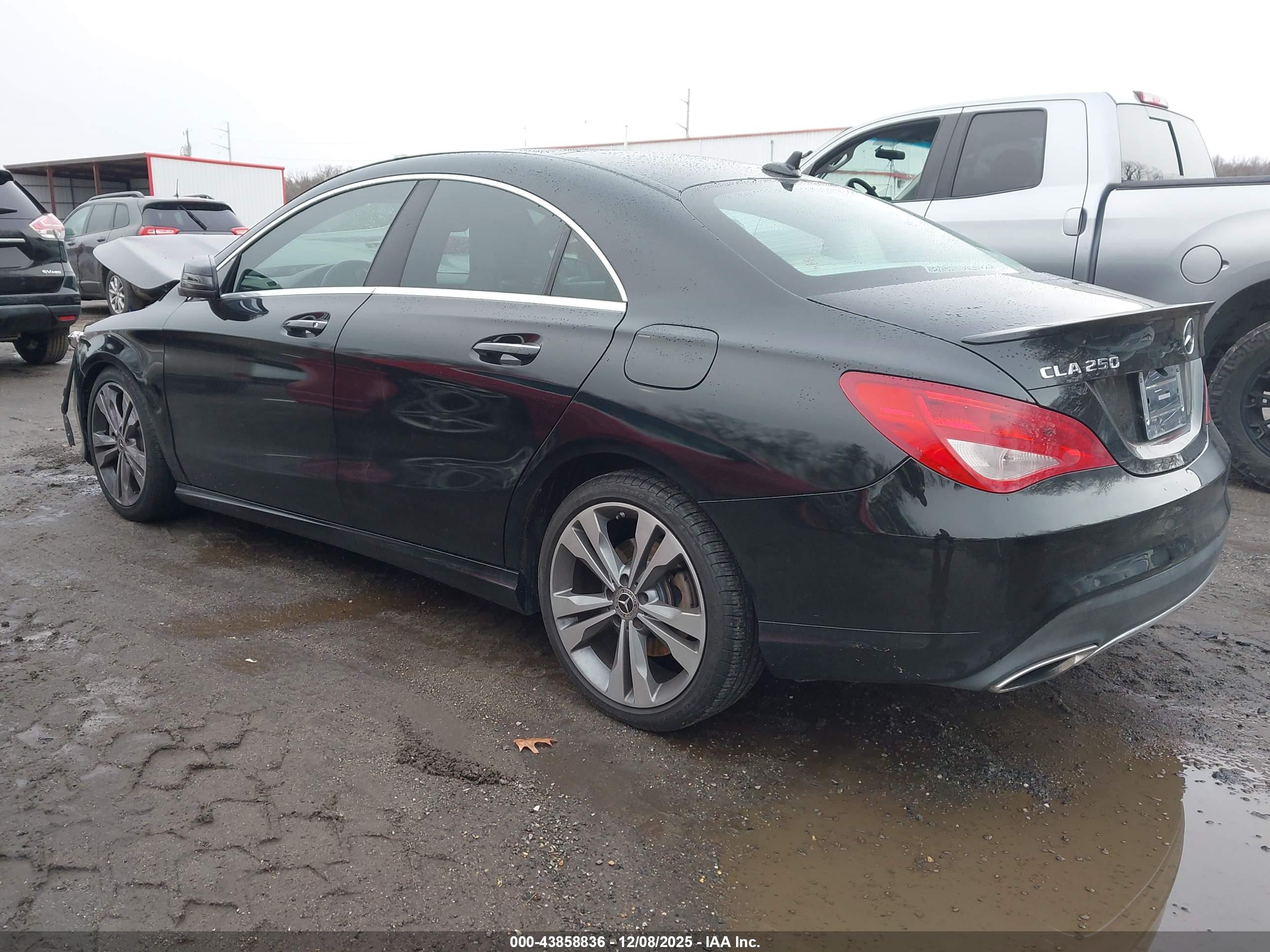 MERCEDES-BENZ CLA image 3