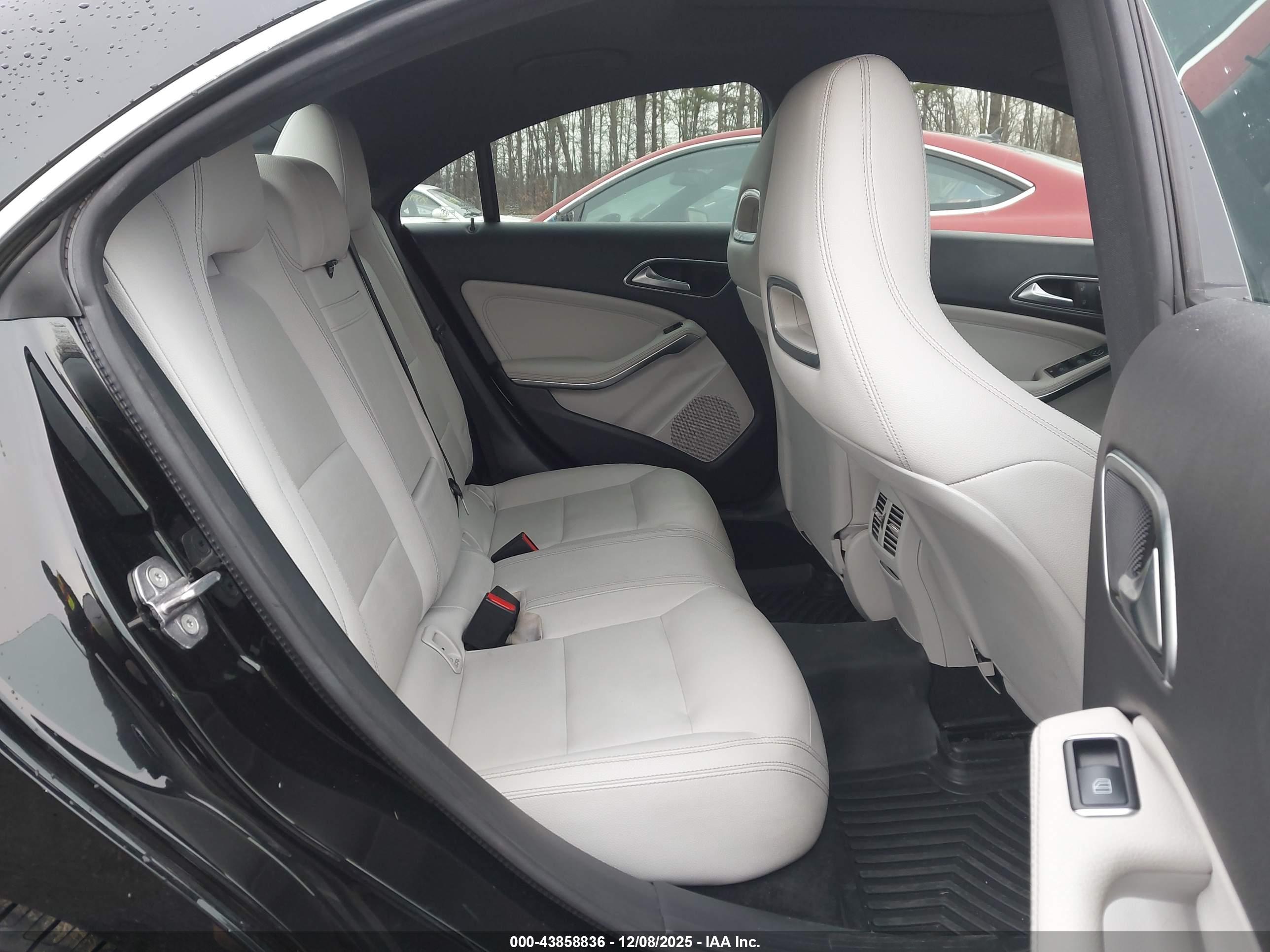 MERCEDES-BENZ CLA image 8