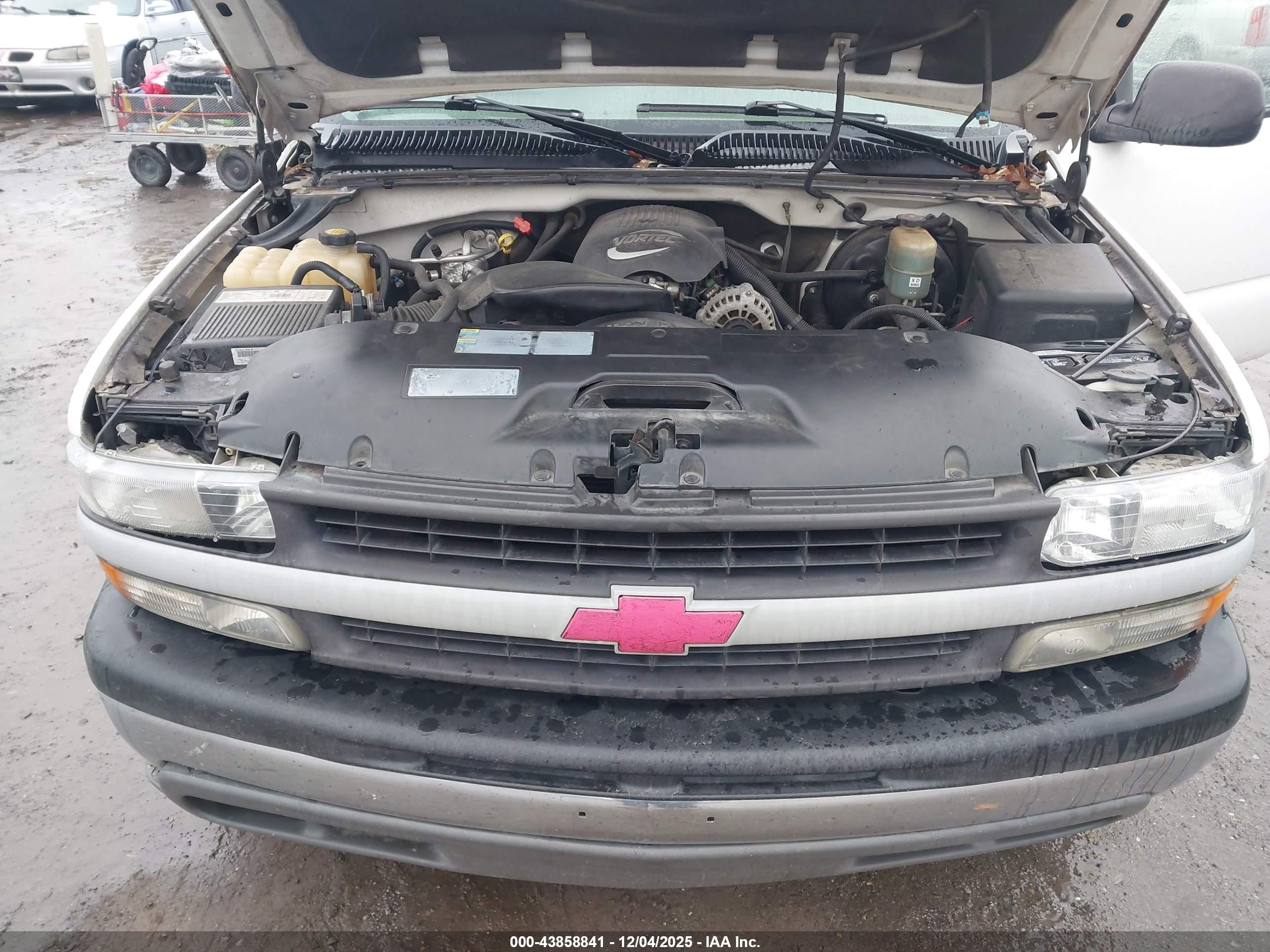 CHEVROLET SILVERADO image 10
