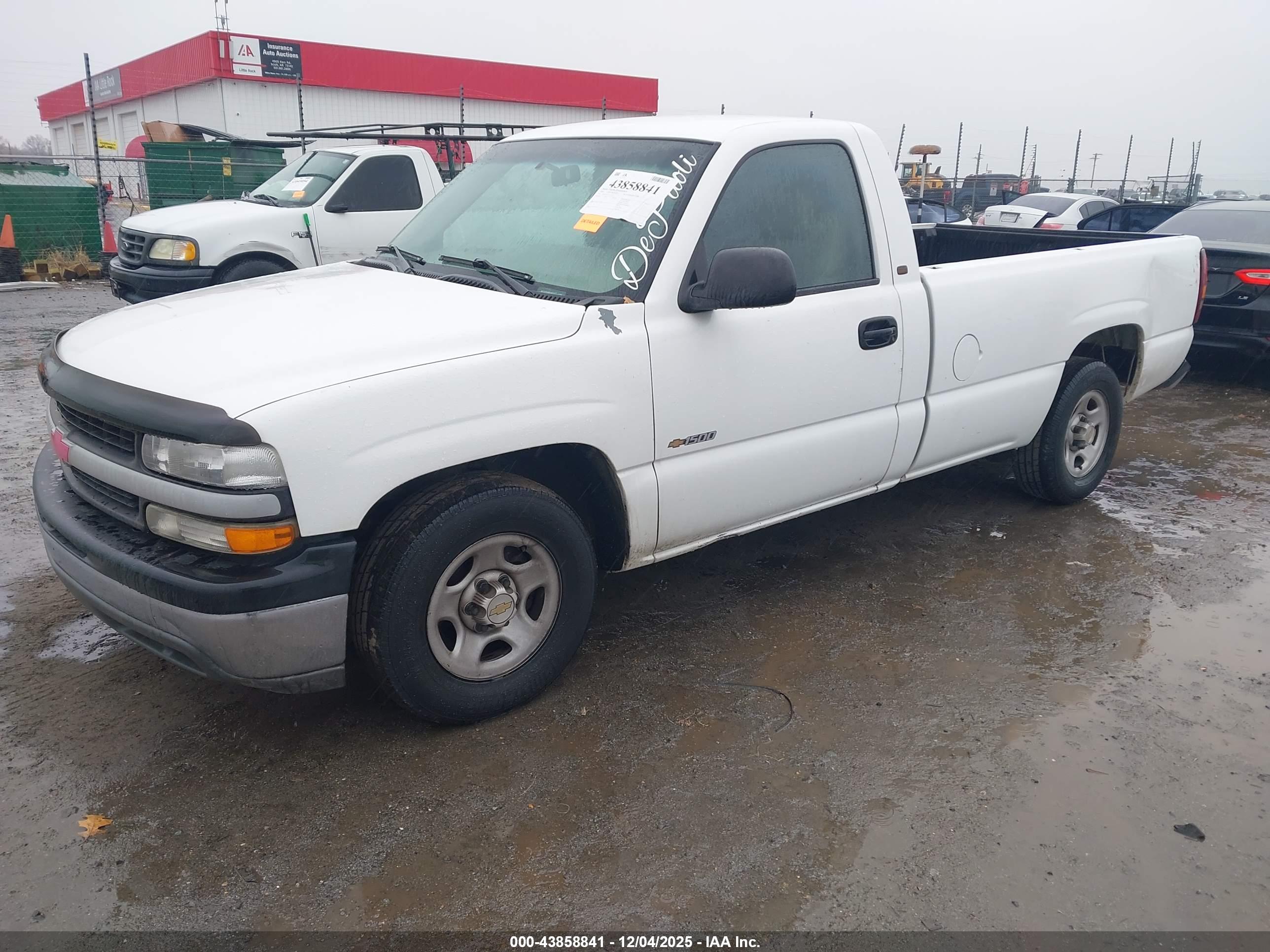 CHEVROLET SILVERADO image 2