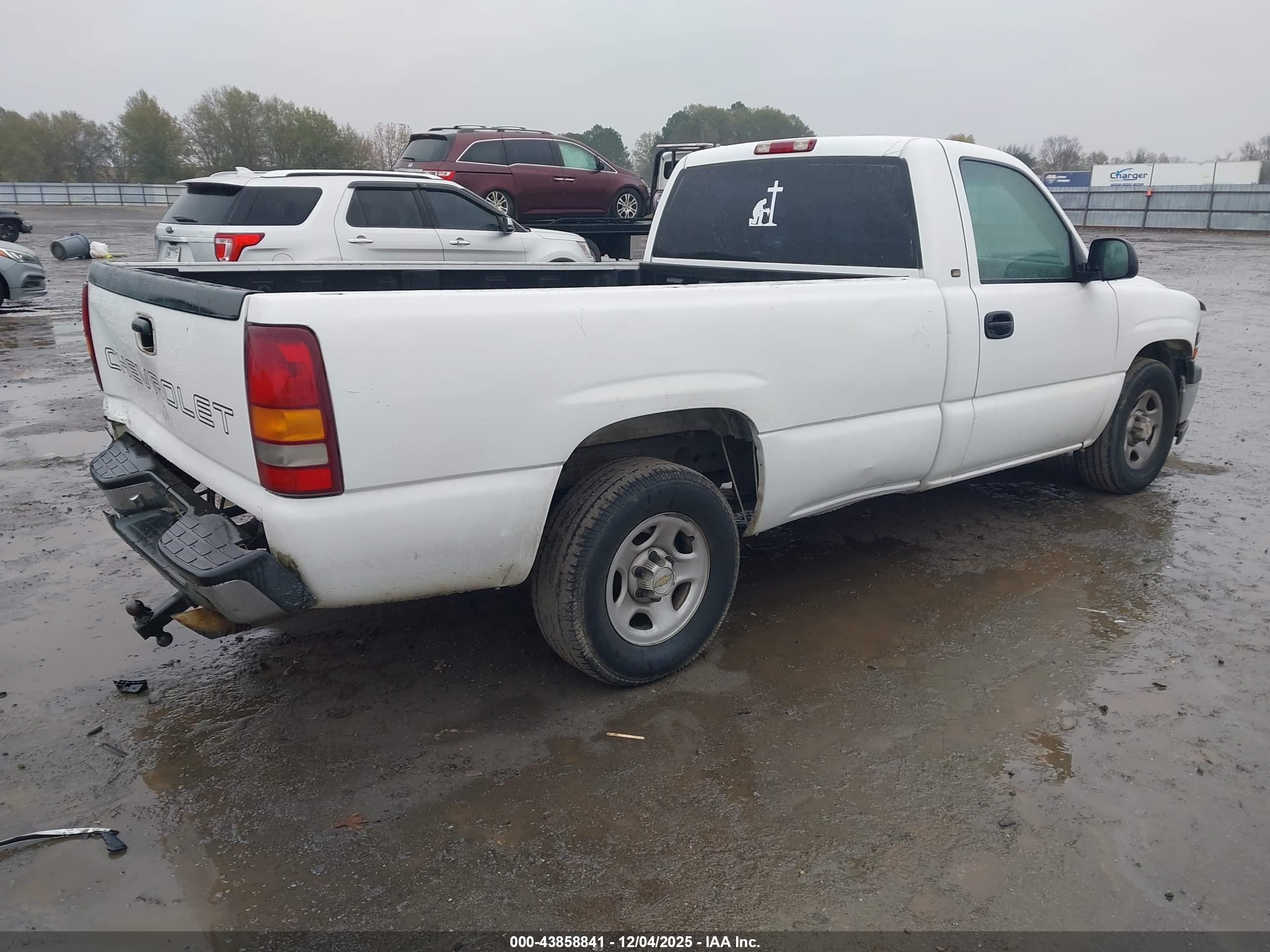CHEVROLET SILVERADO image 4