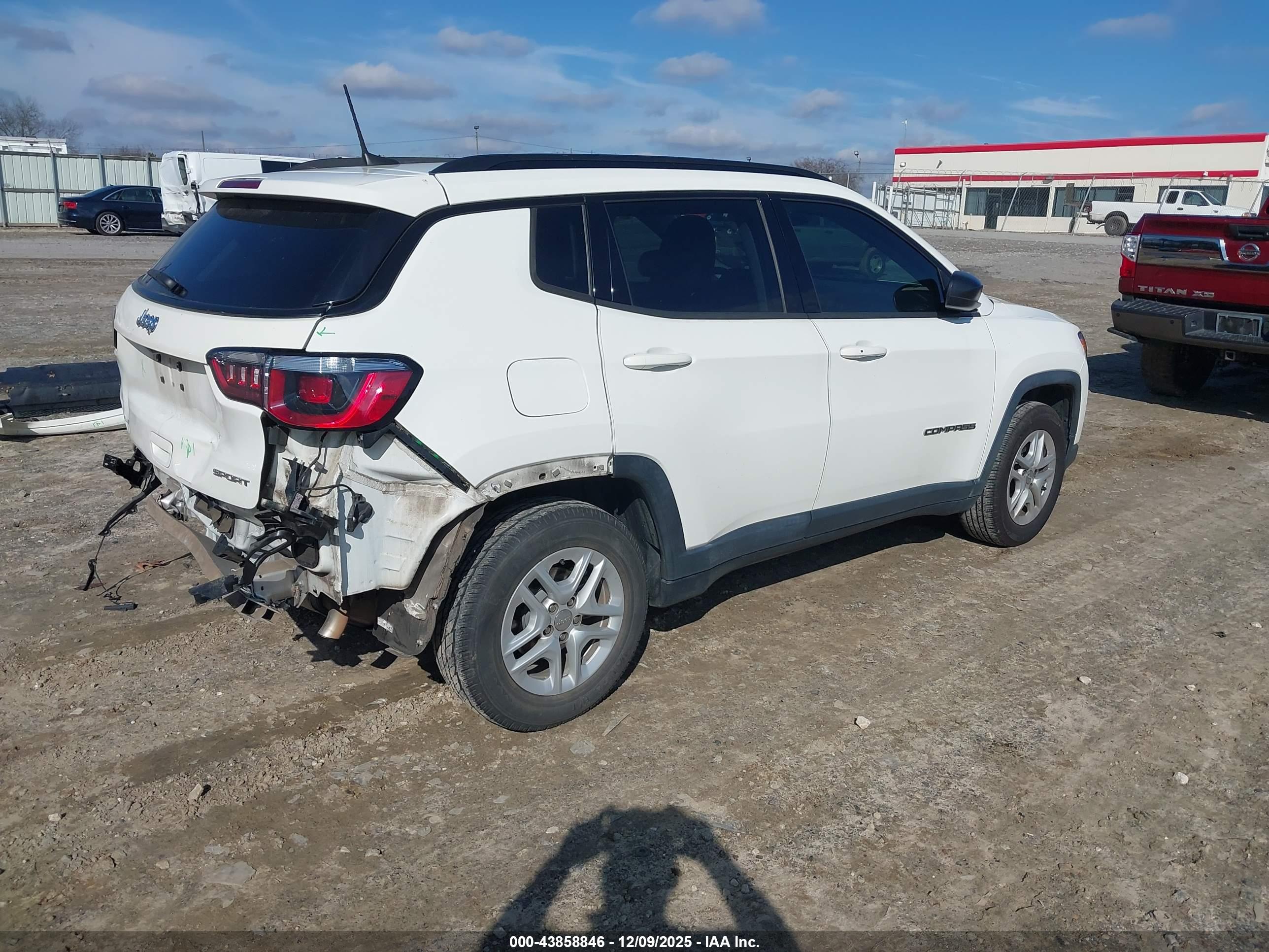 JEEP COMPASS image 4