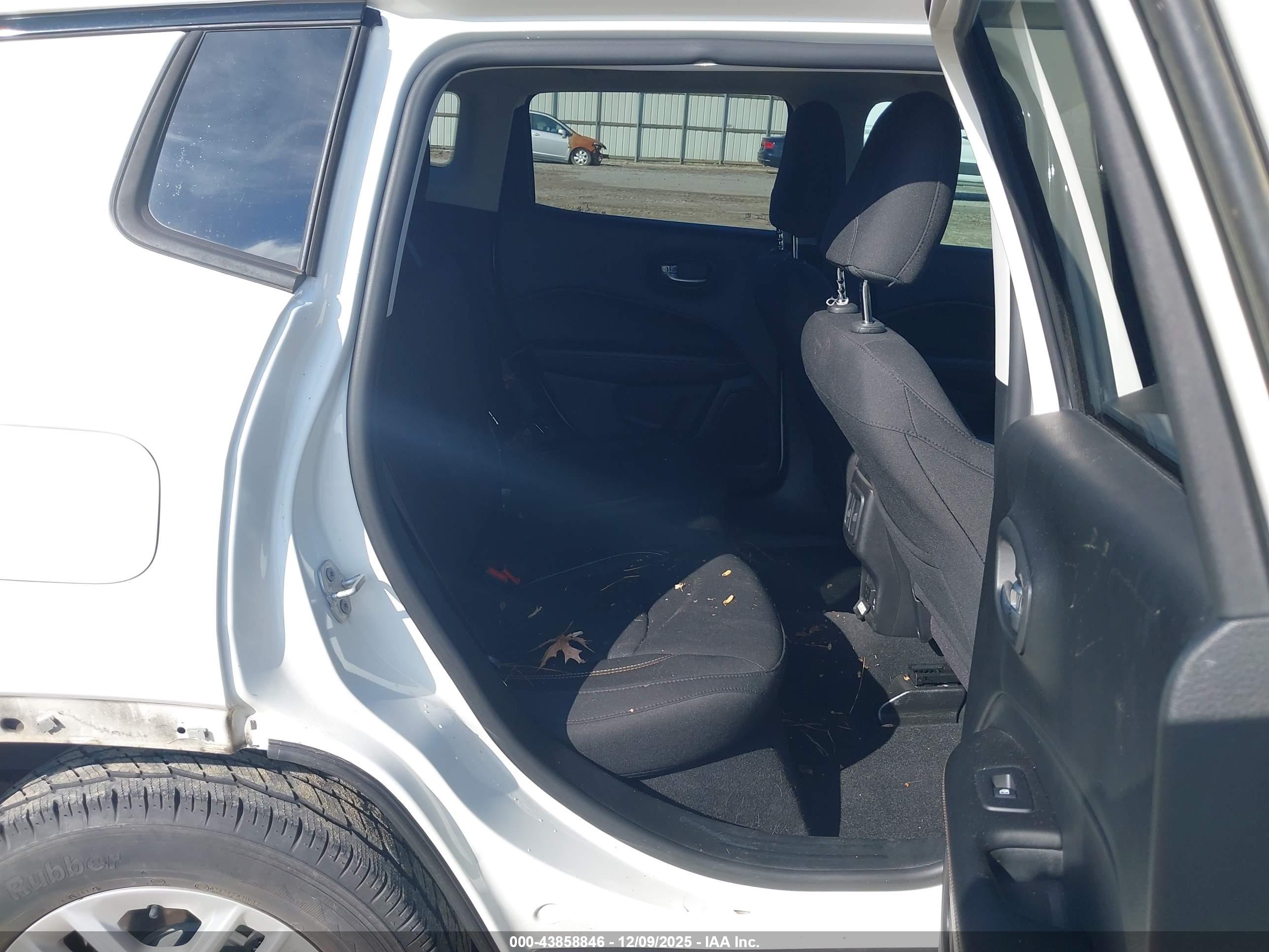 JEEP COMPASS image 8