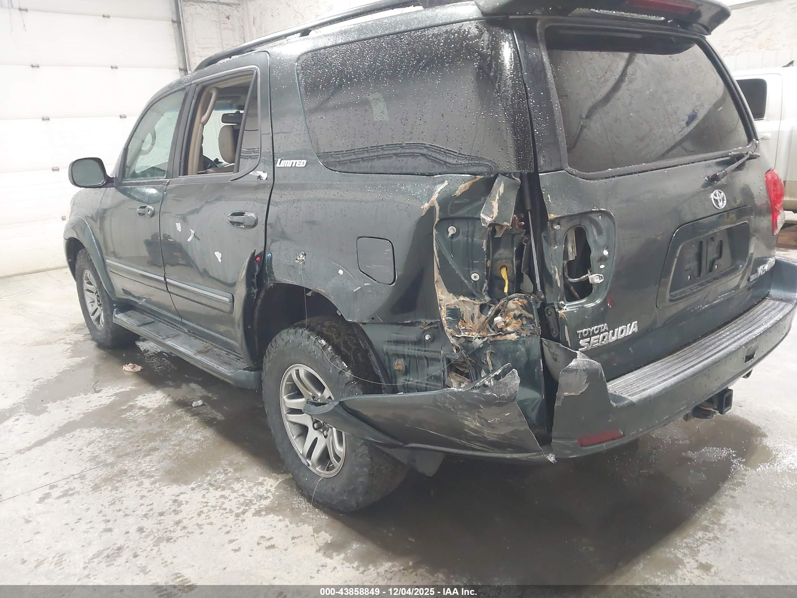 TOYOTA SEQUOIA image 3