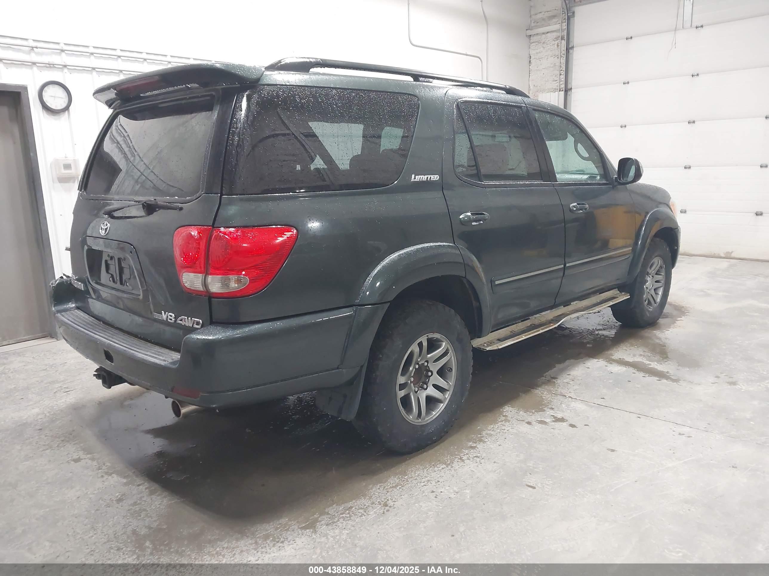 TOYOTA SEQUOIA image 4