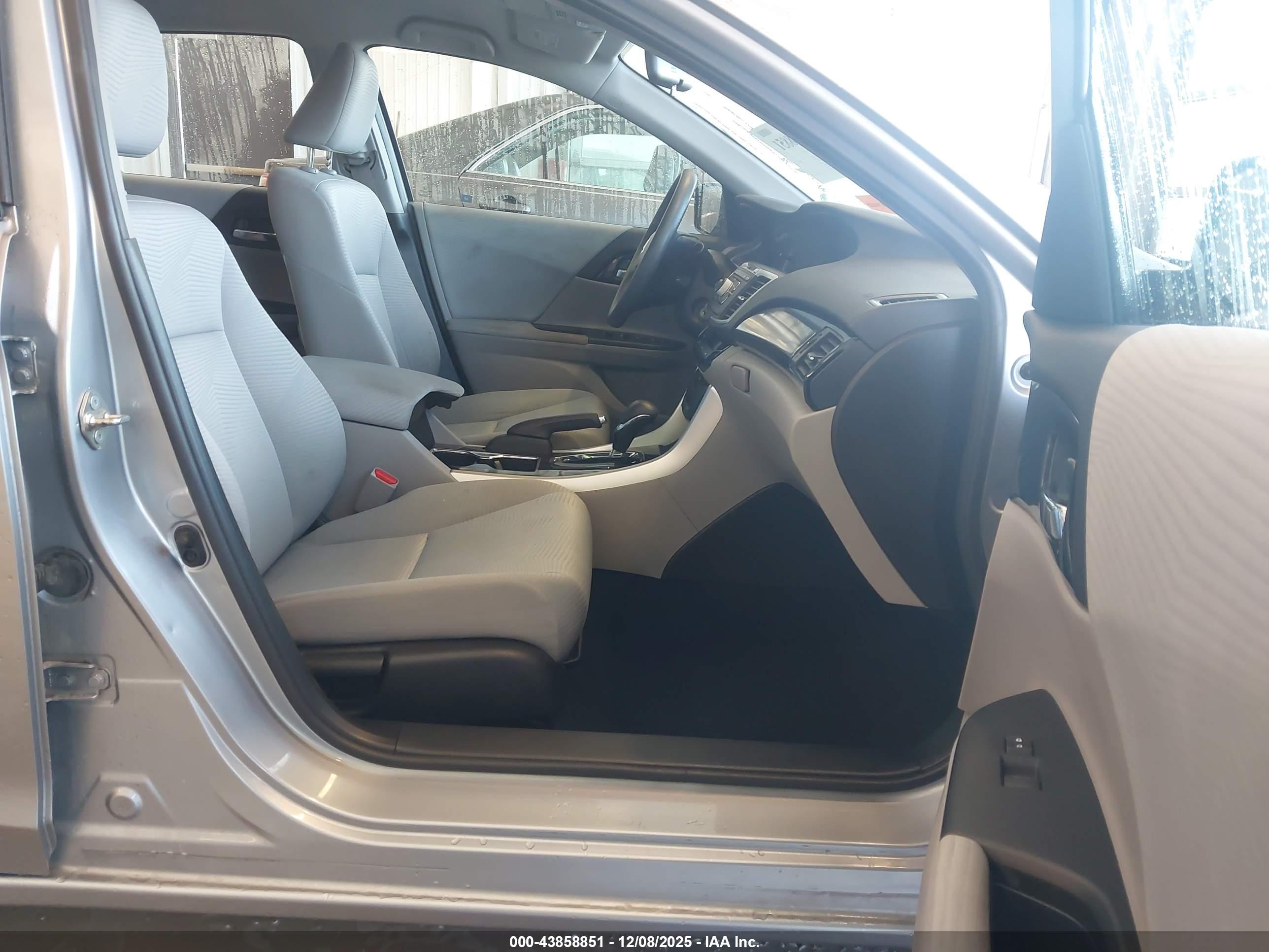 HONDA ACCORD image 5