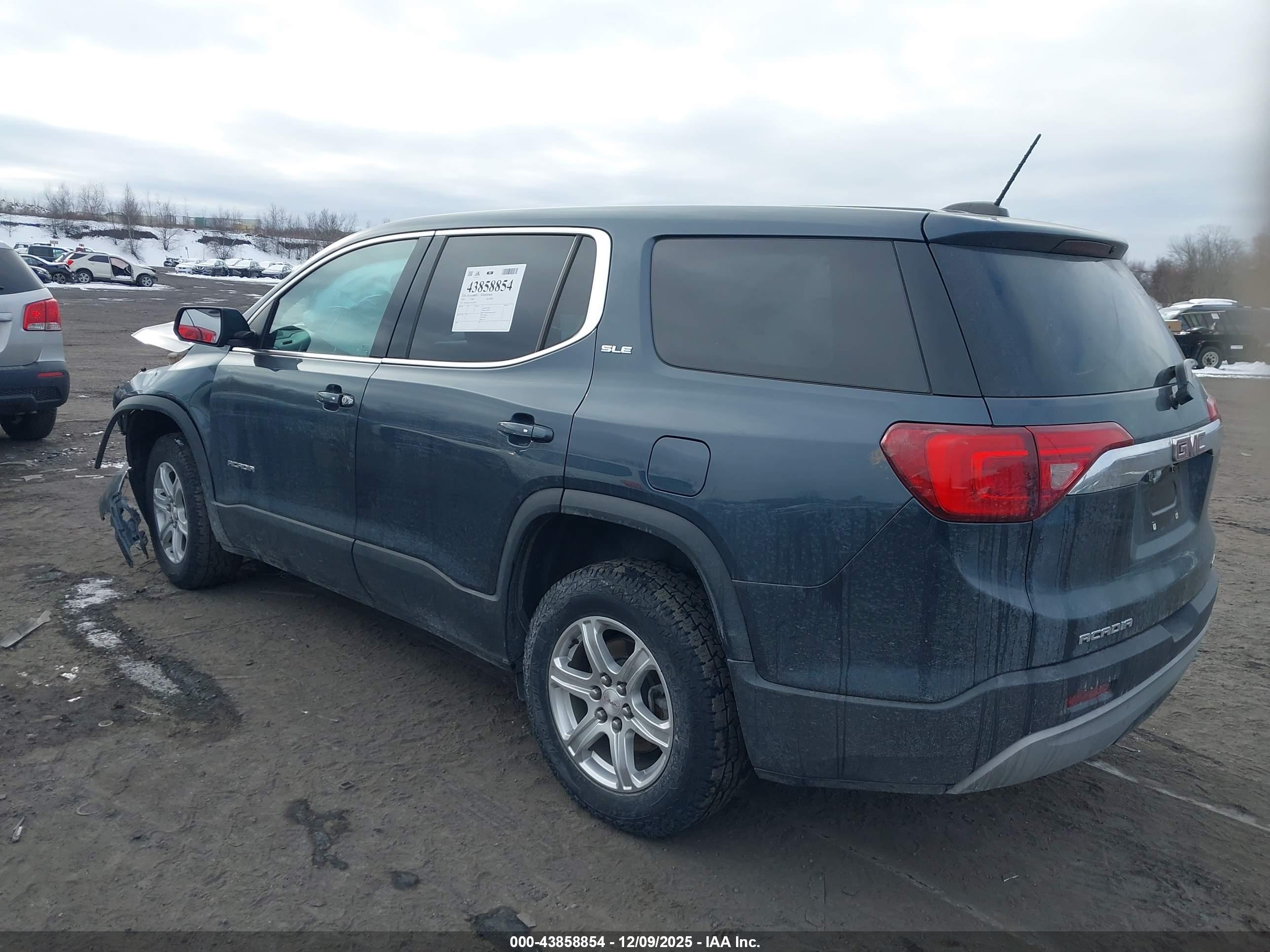 GMC ACADIA image 3