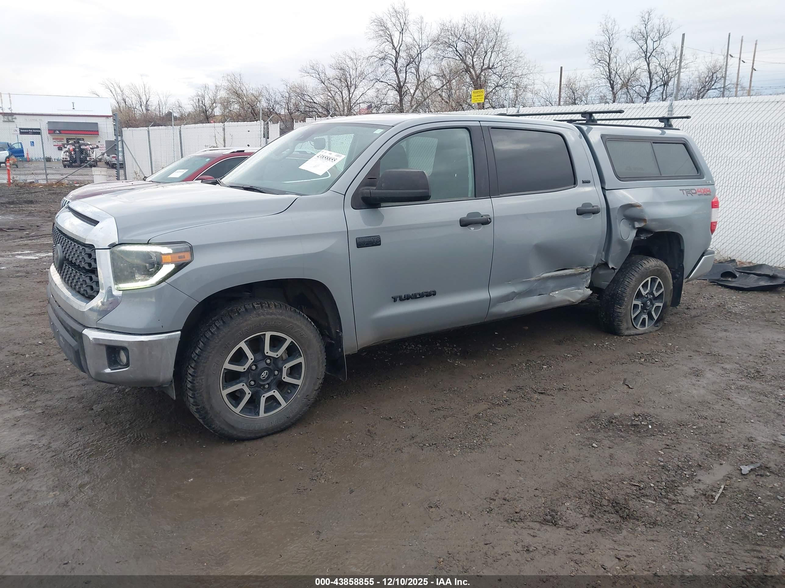 TOYOTA TUNDRA image 2