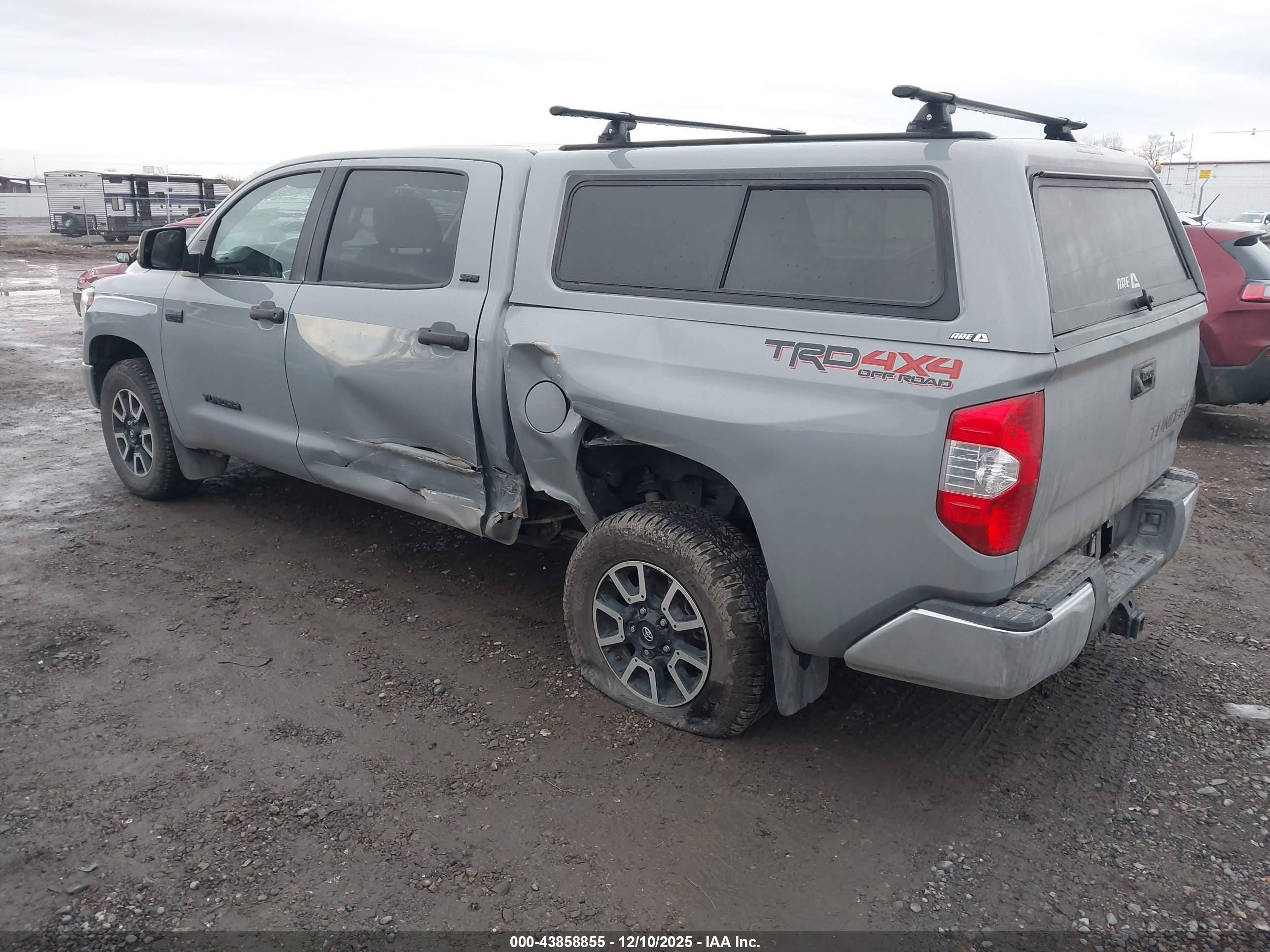 TOYOTA TUNDRA image 3