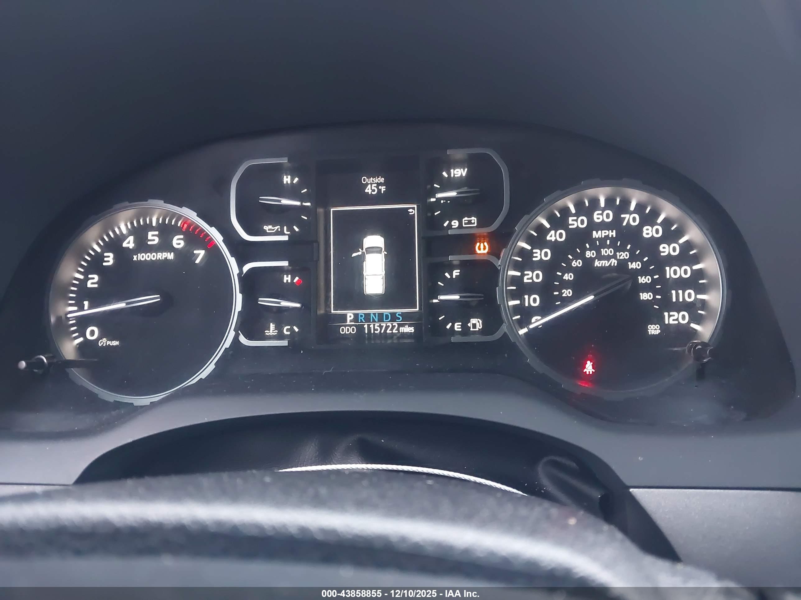 TOYOTA TUNDRA image 7