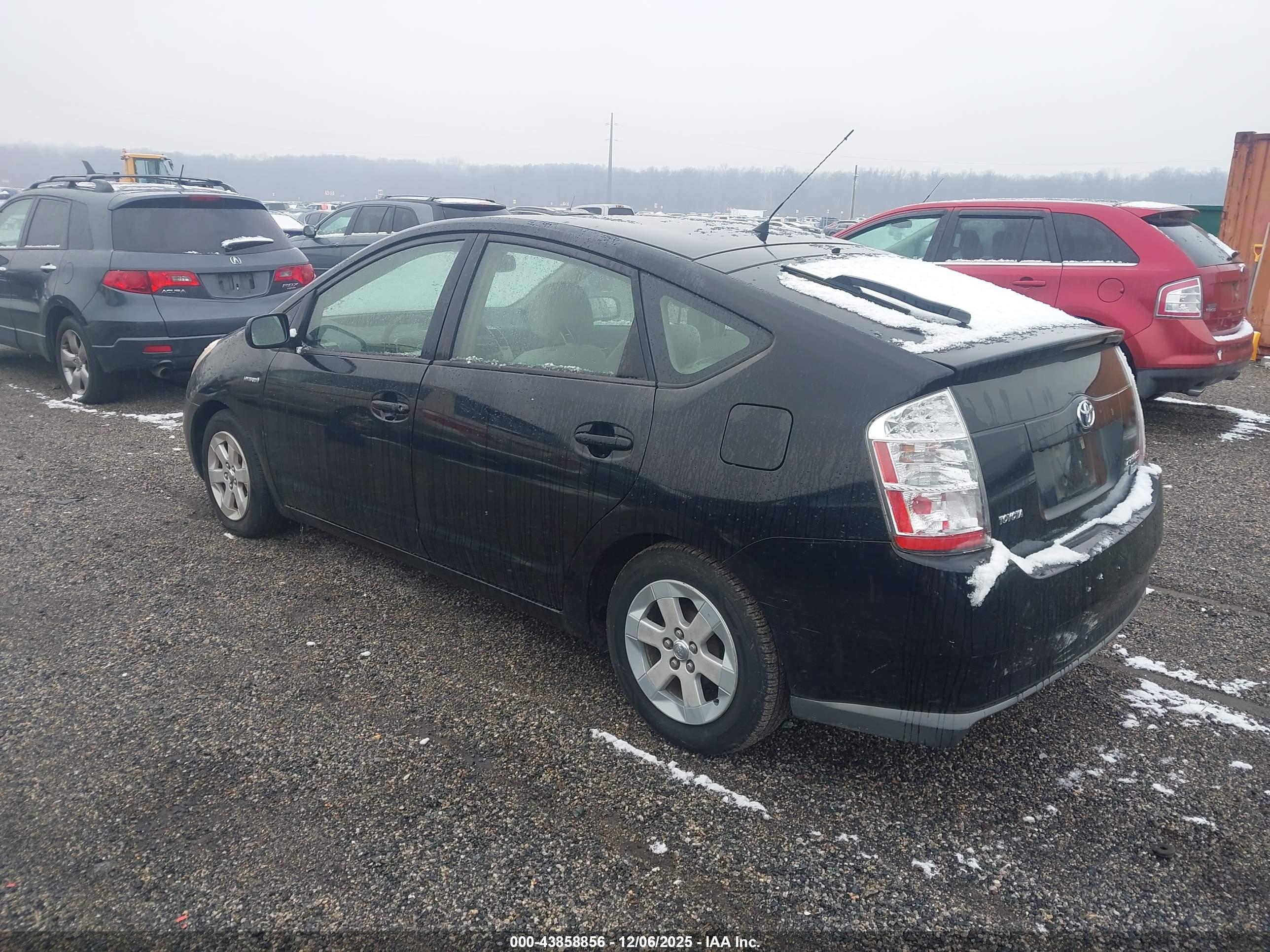 TOYOTA PRIUS image 3