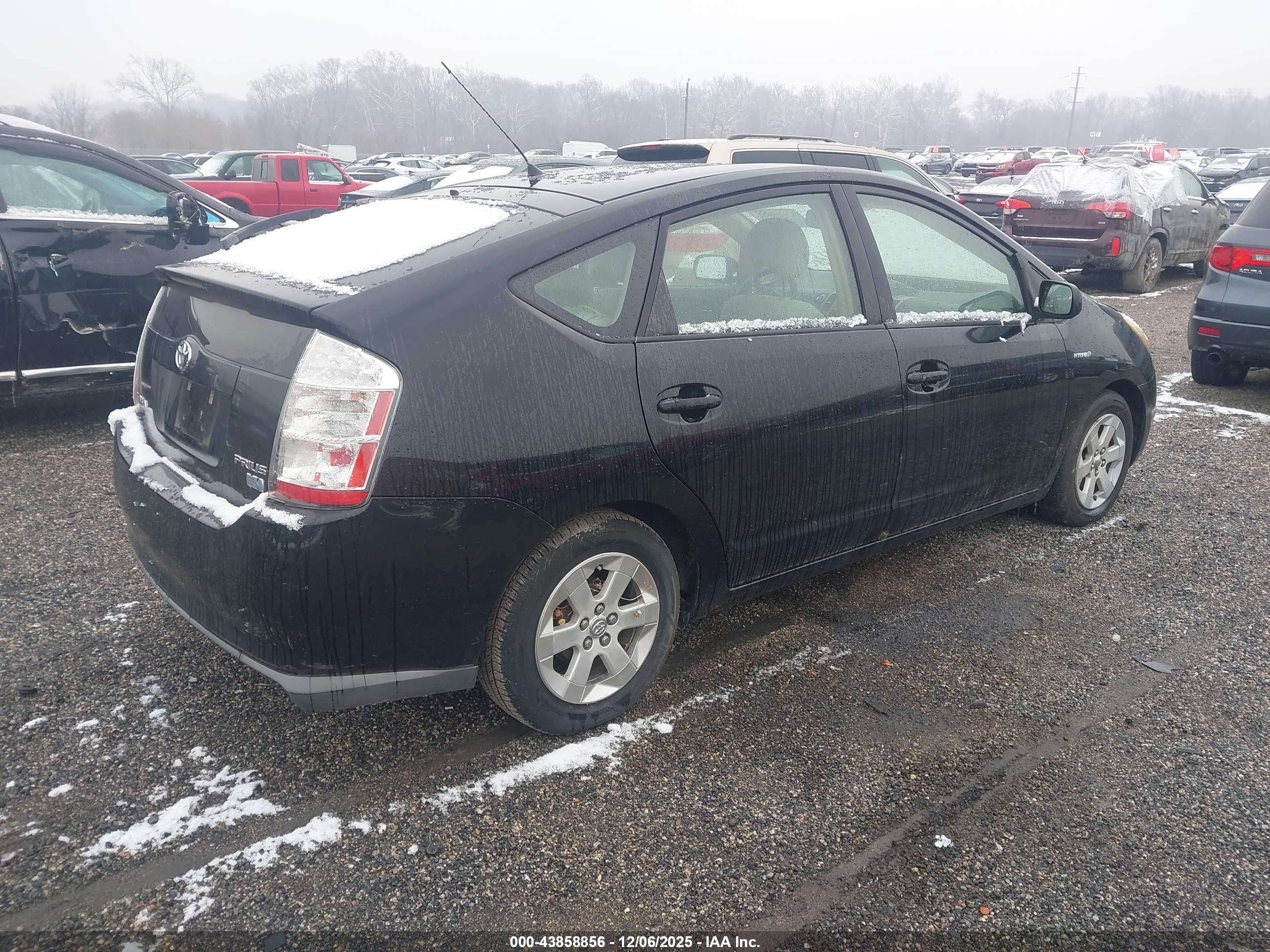TOYOTA PRIUS image 4