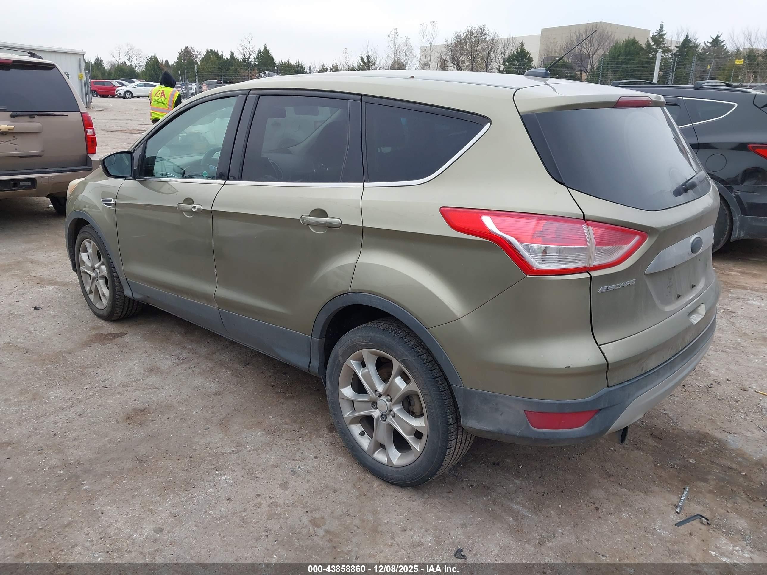 FORD ESCAPE image 3