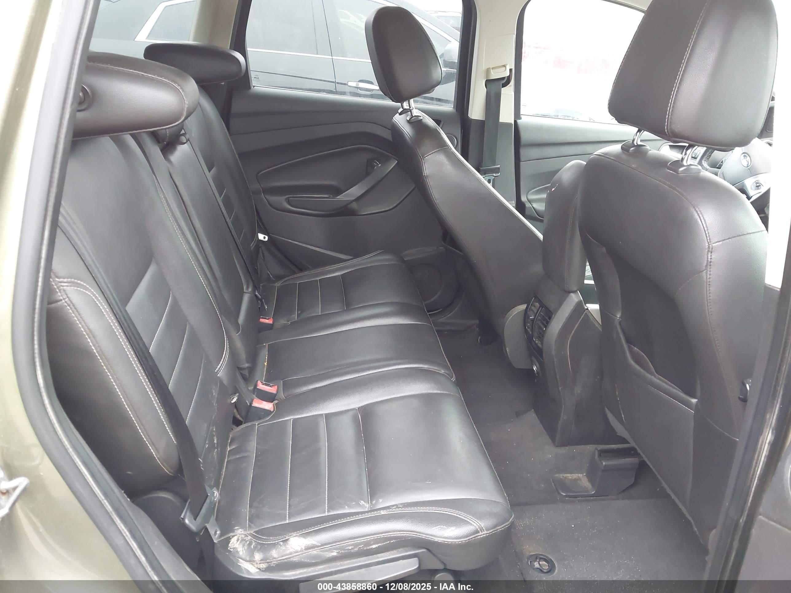FORD ESCAPE image 8