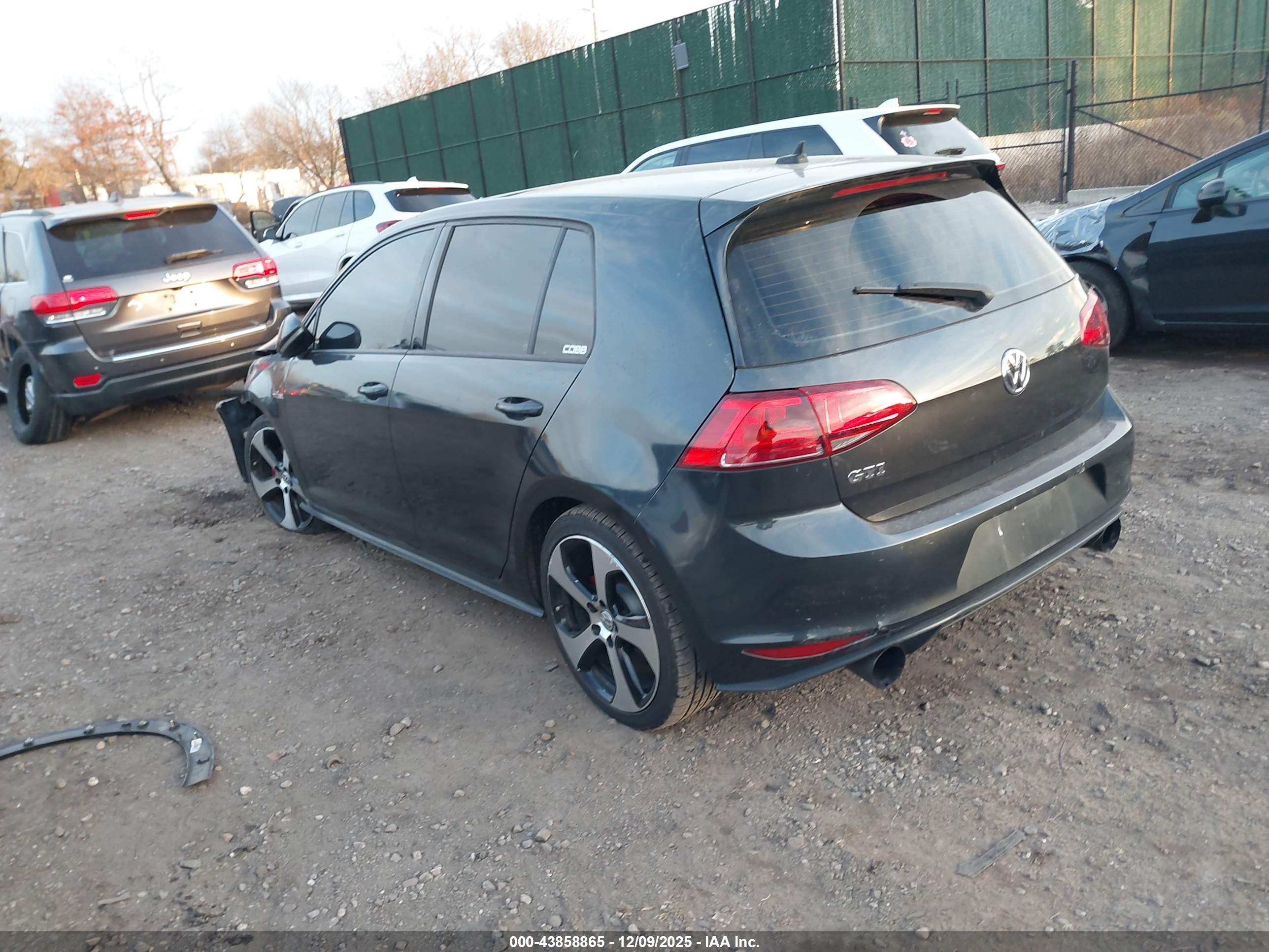 VOLKSWAGEN GOLF image 3