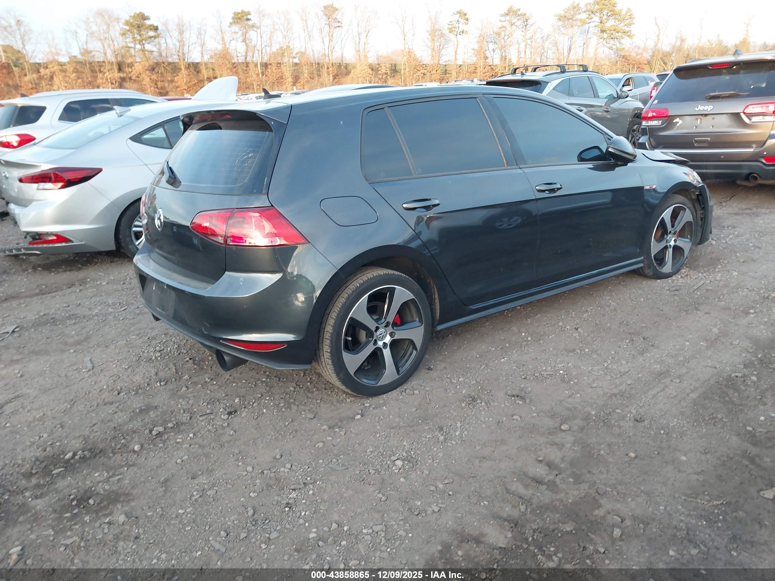 VOLKSWAGEN GOLF image 4