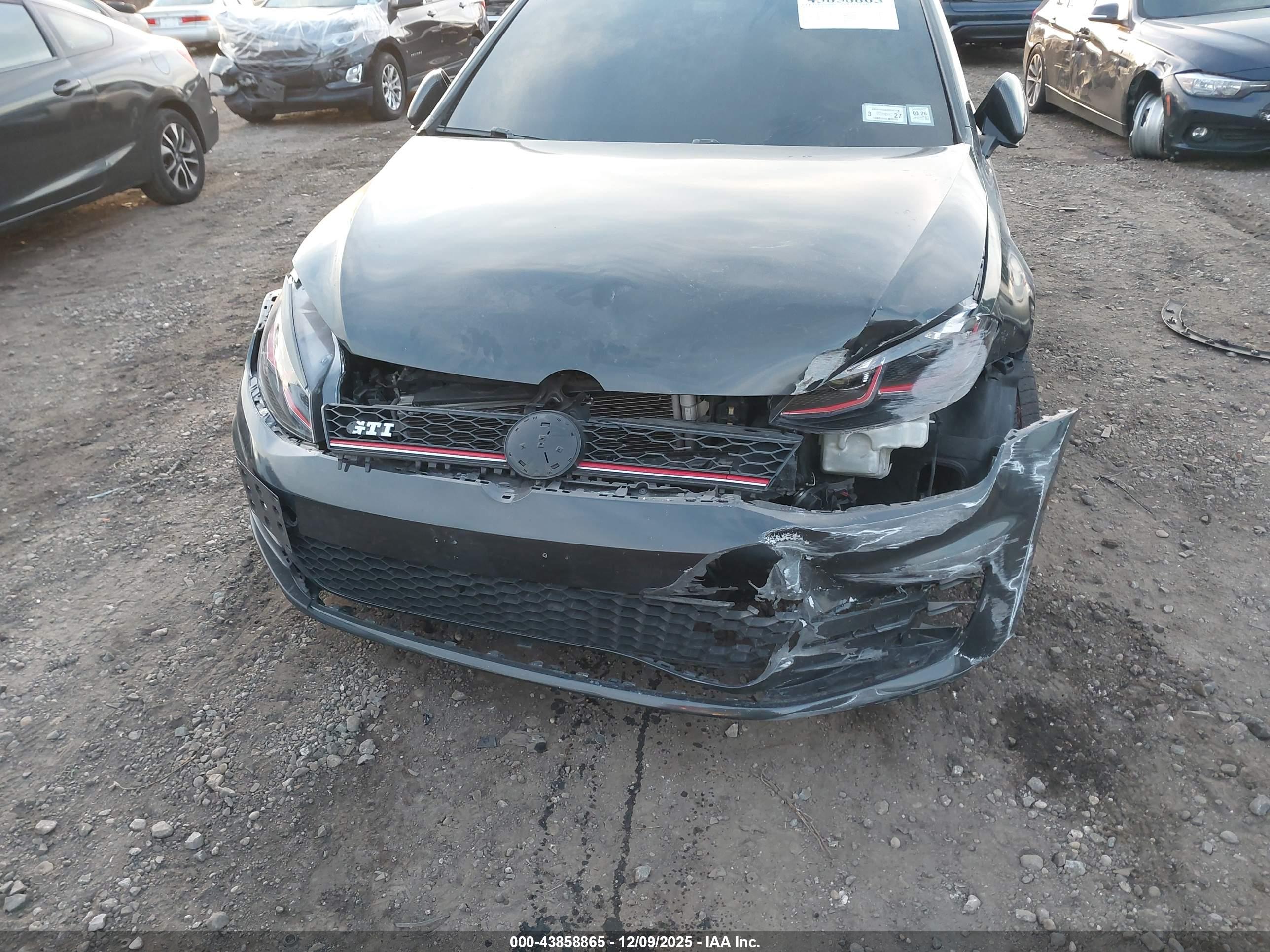 VOLKSWAGEN GOLF image 6