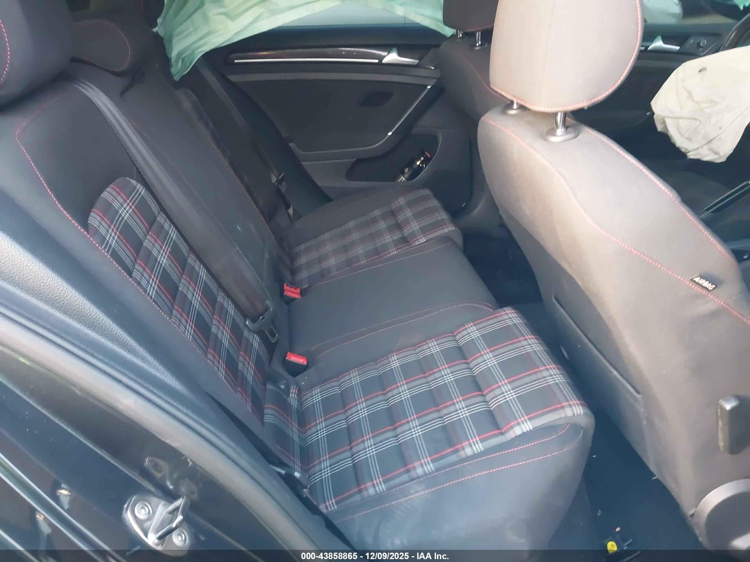 VOLKSWAGEN GOLF image 8