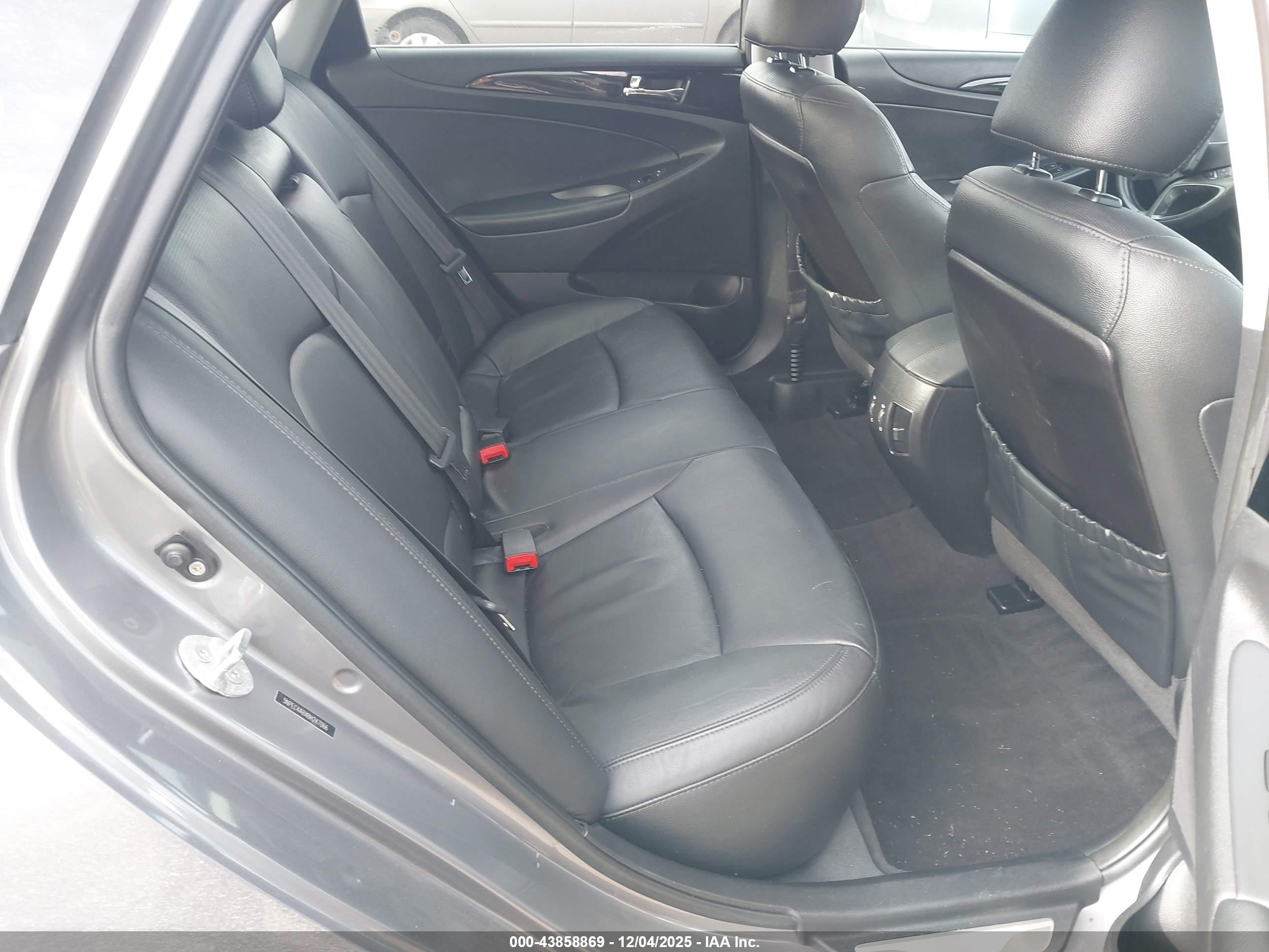 HYUNDAI SONATA image 8