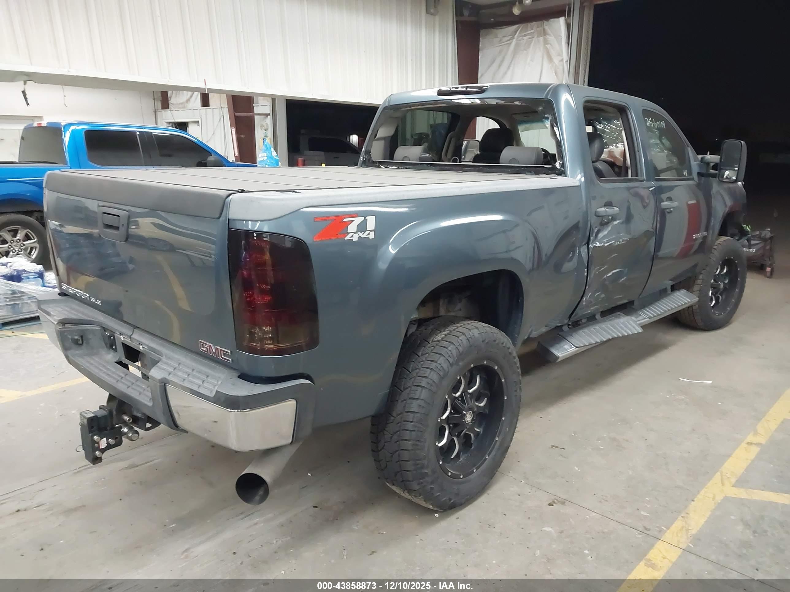 GMC SIERRA image 4