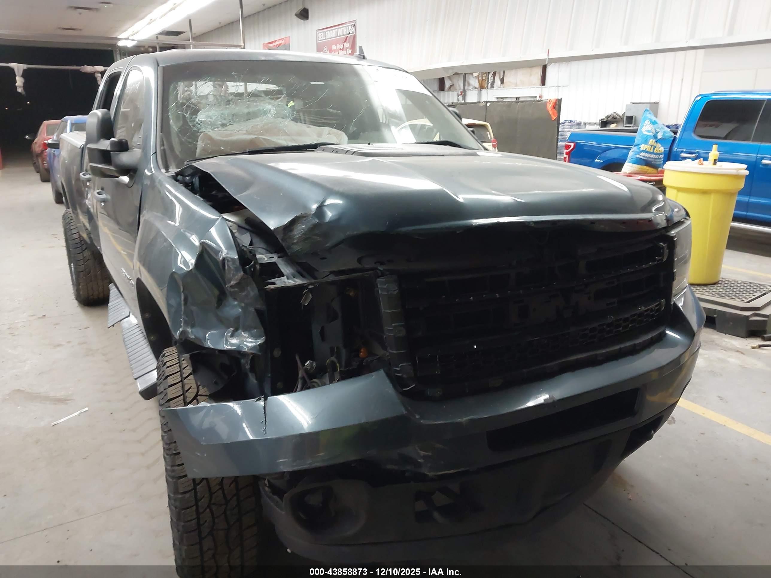 GMC SIERRA image 6