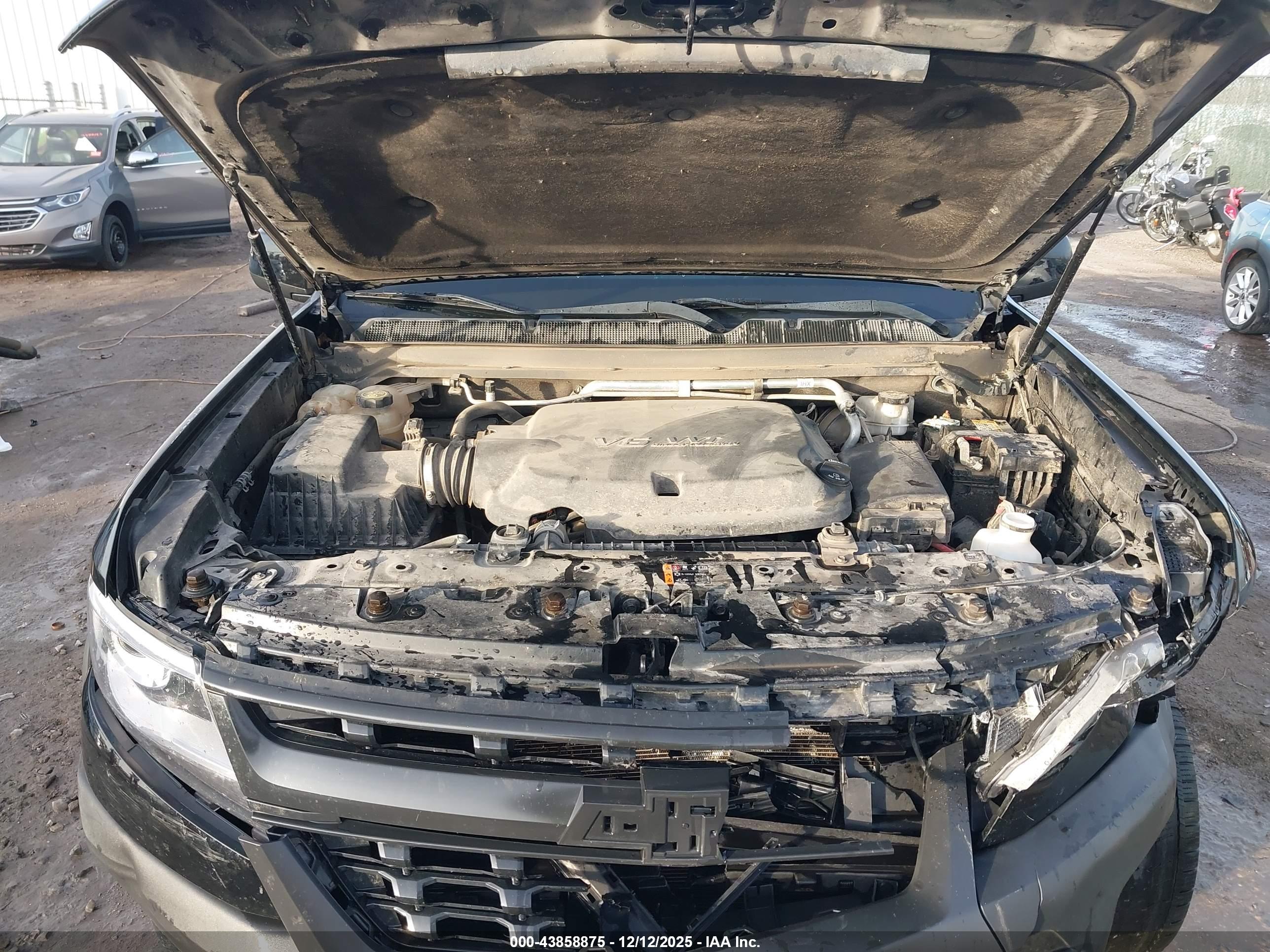 CHEVROLET COLORADO image 10