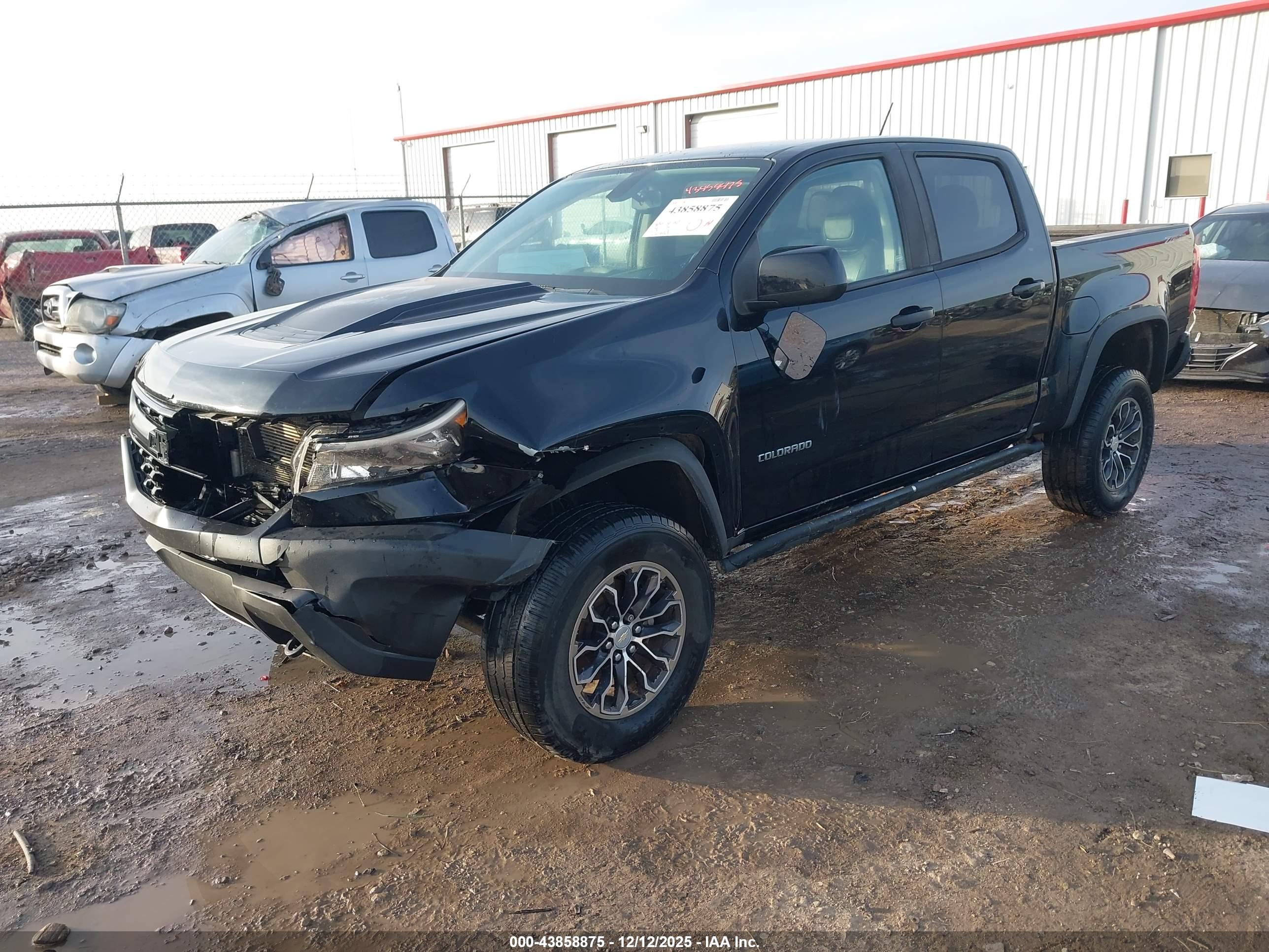 CHEVROLET COLORADO image 2