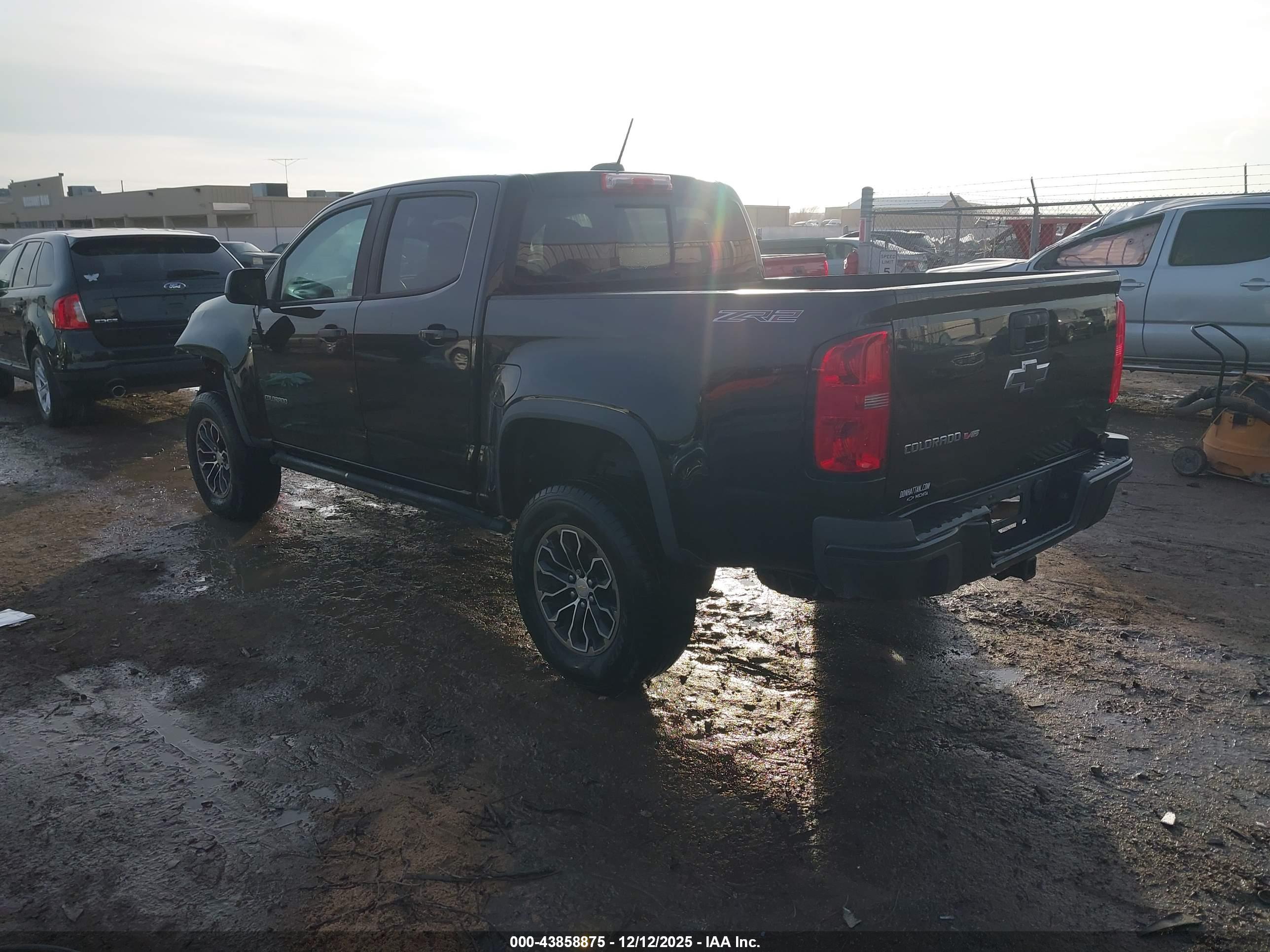 CHEVROLET COLORADO image 3