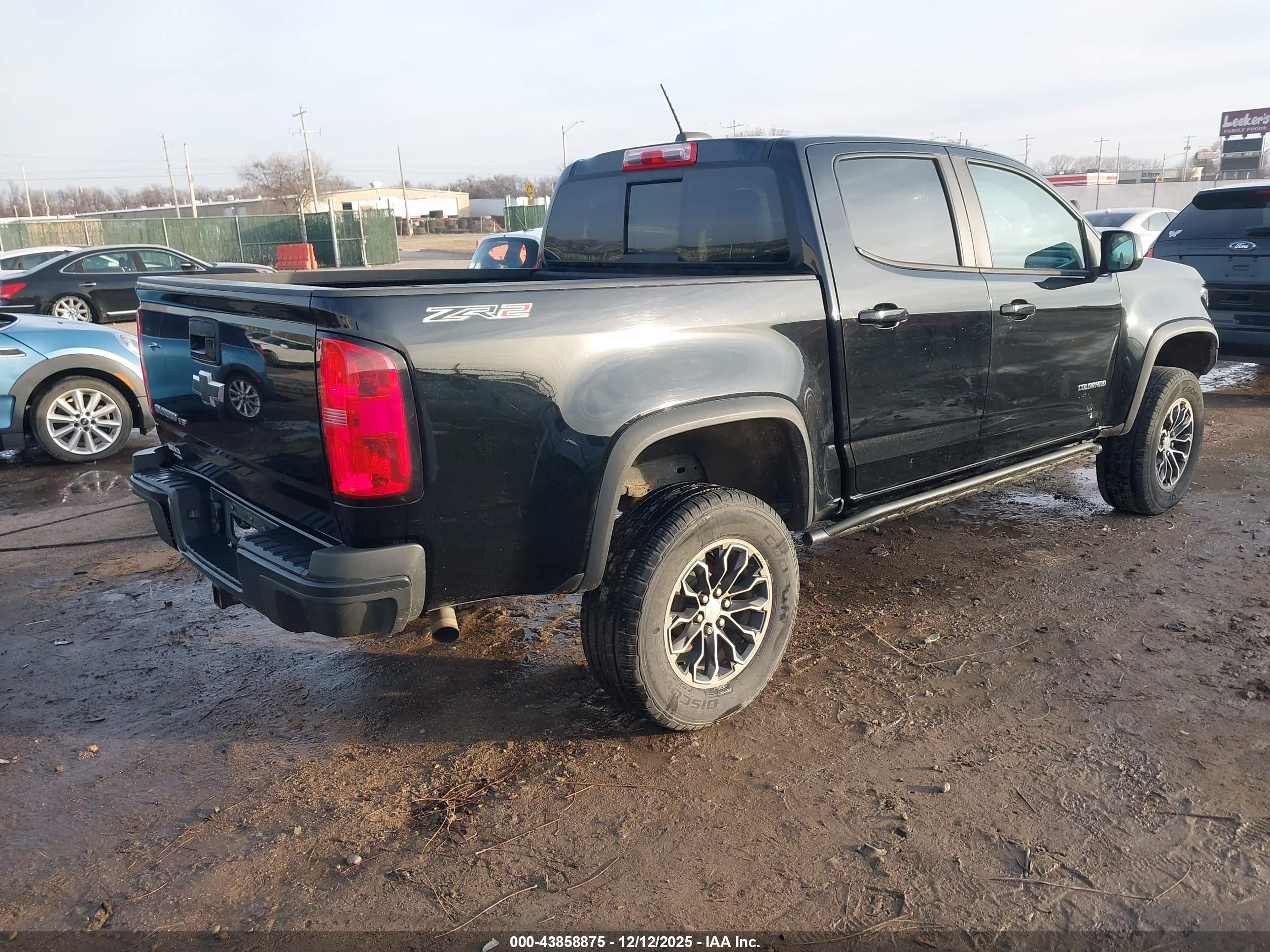 CHEVROLET COLORADO image 4