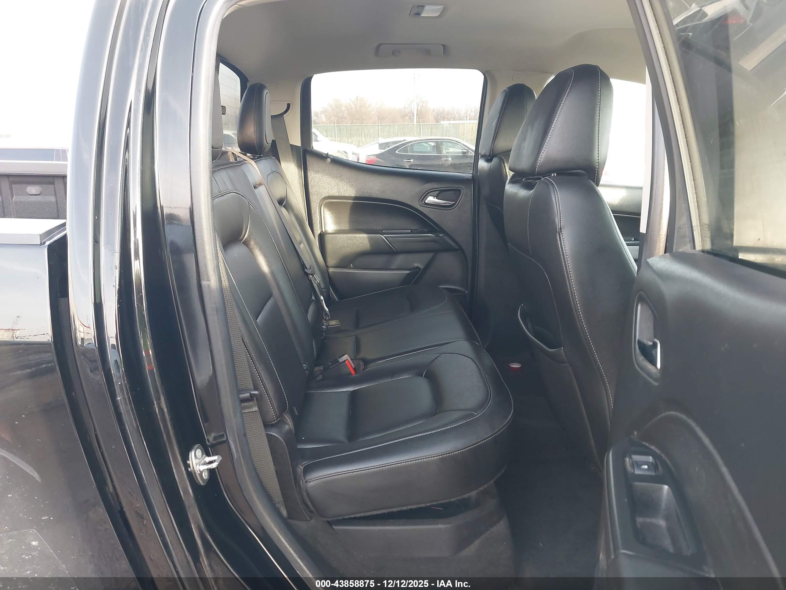 CHEVROLET COLORADO image 8