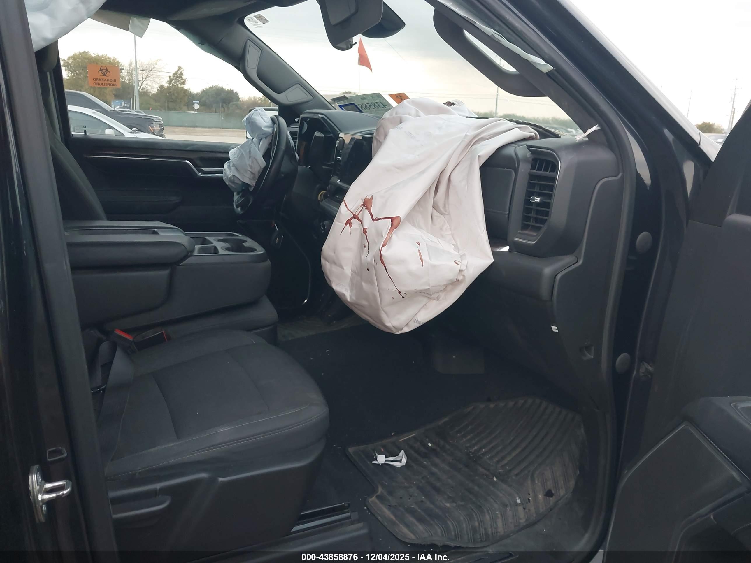 CHEVROLET SILVERADO image 5