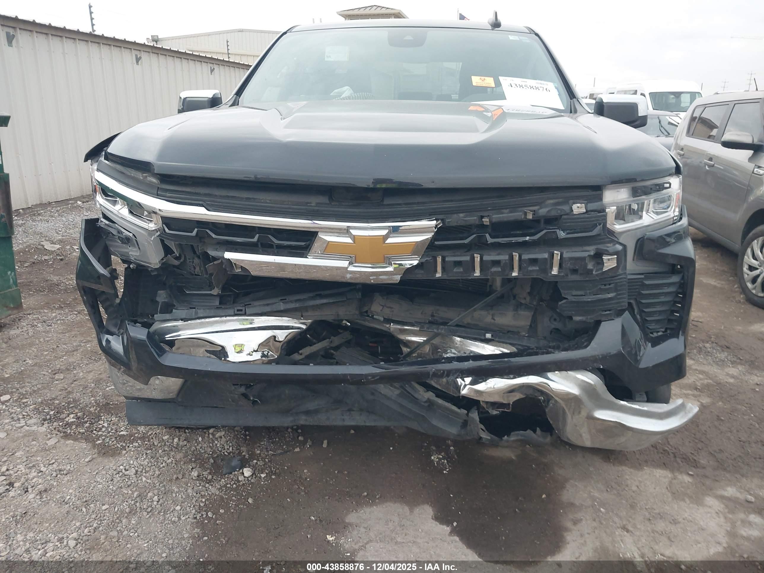 CHEVROLET SILVERADO image 6