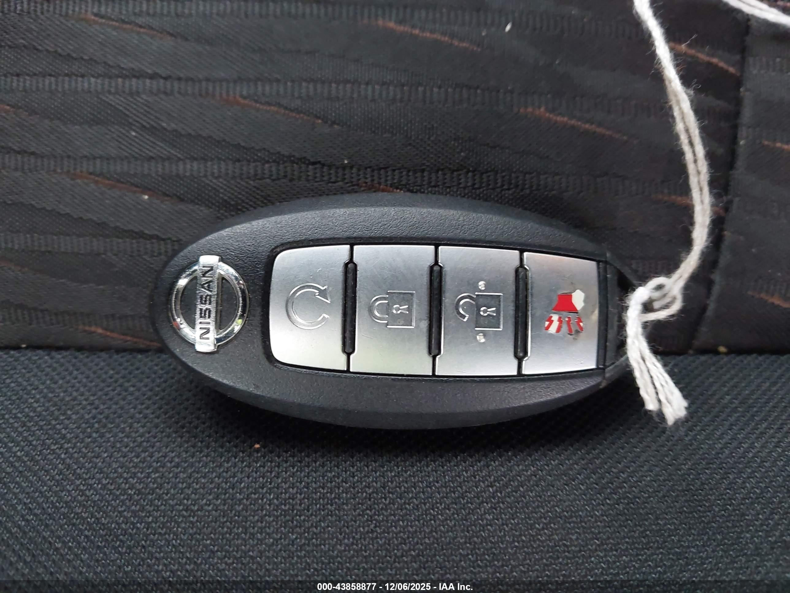 NISSAN ROGUE image 11